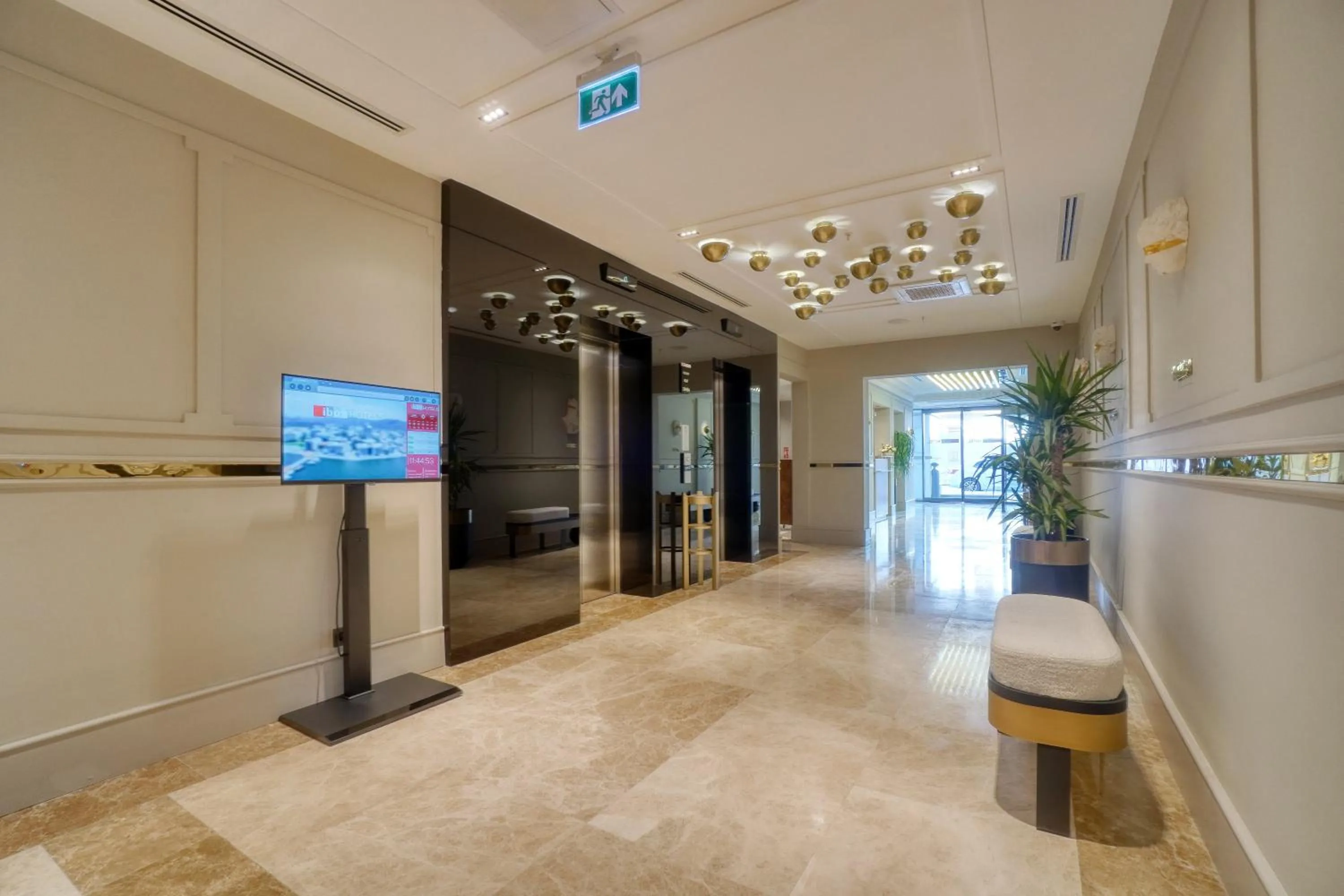 TV and multimedia in İbos Hotels Izmir