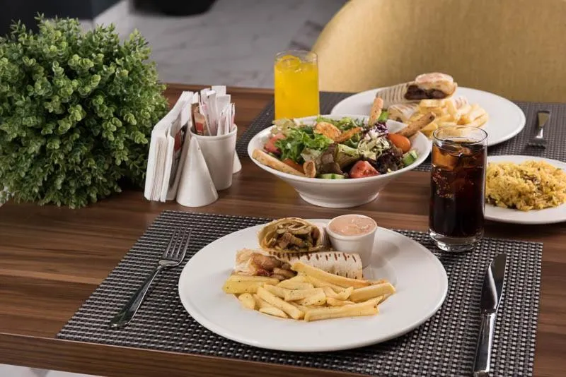 Restaurant/places to eat in İbos Hotels Izmir