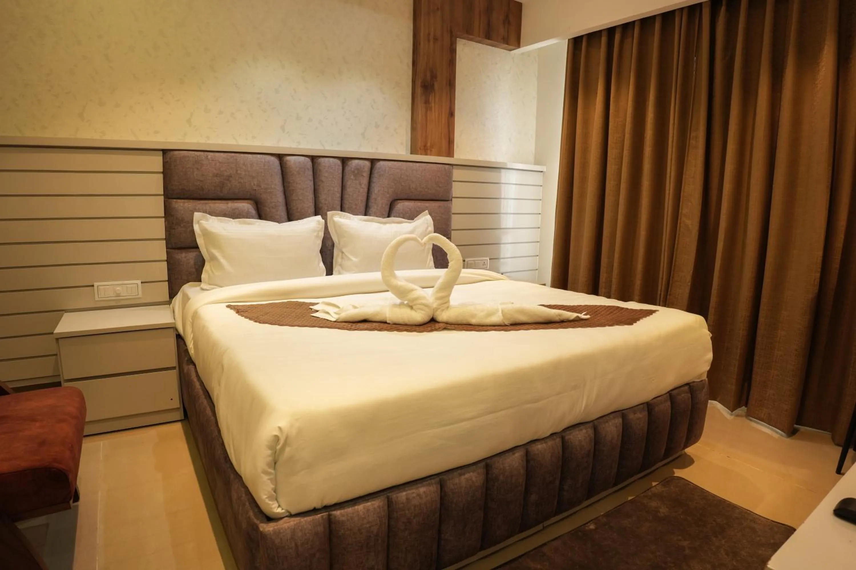 Bedroom, Bed in Hotel Lime Tree