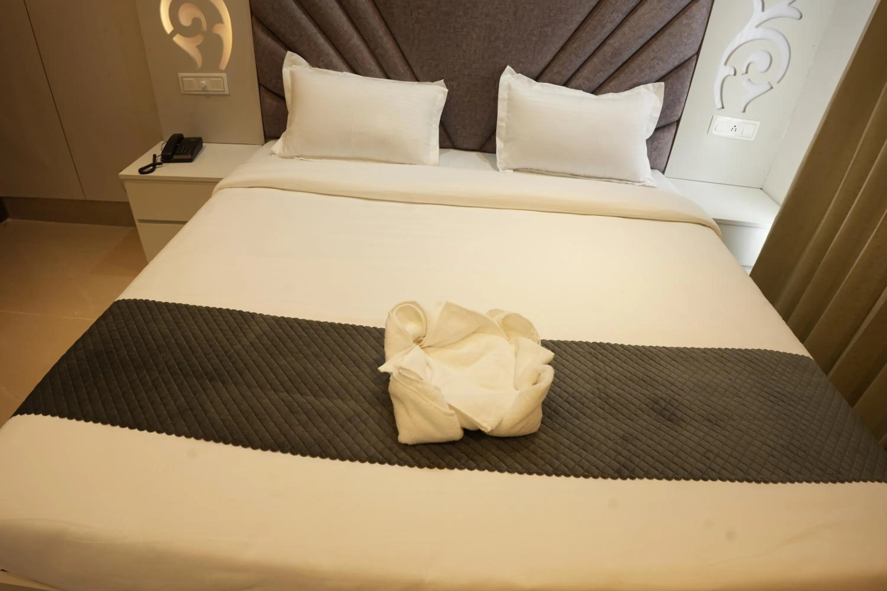 Bedroom, Bed in Hotel Lime Tree