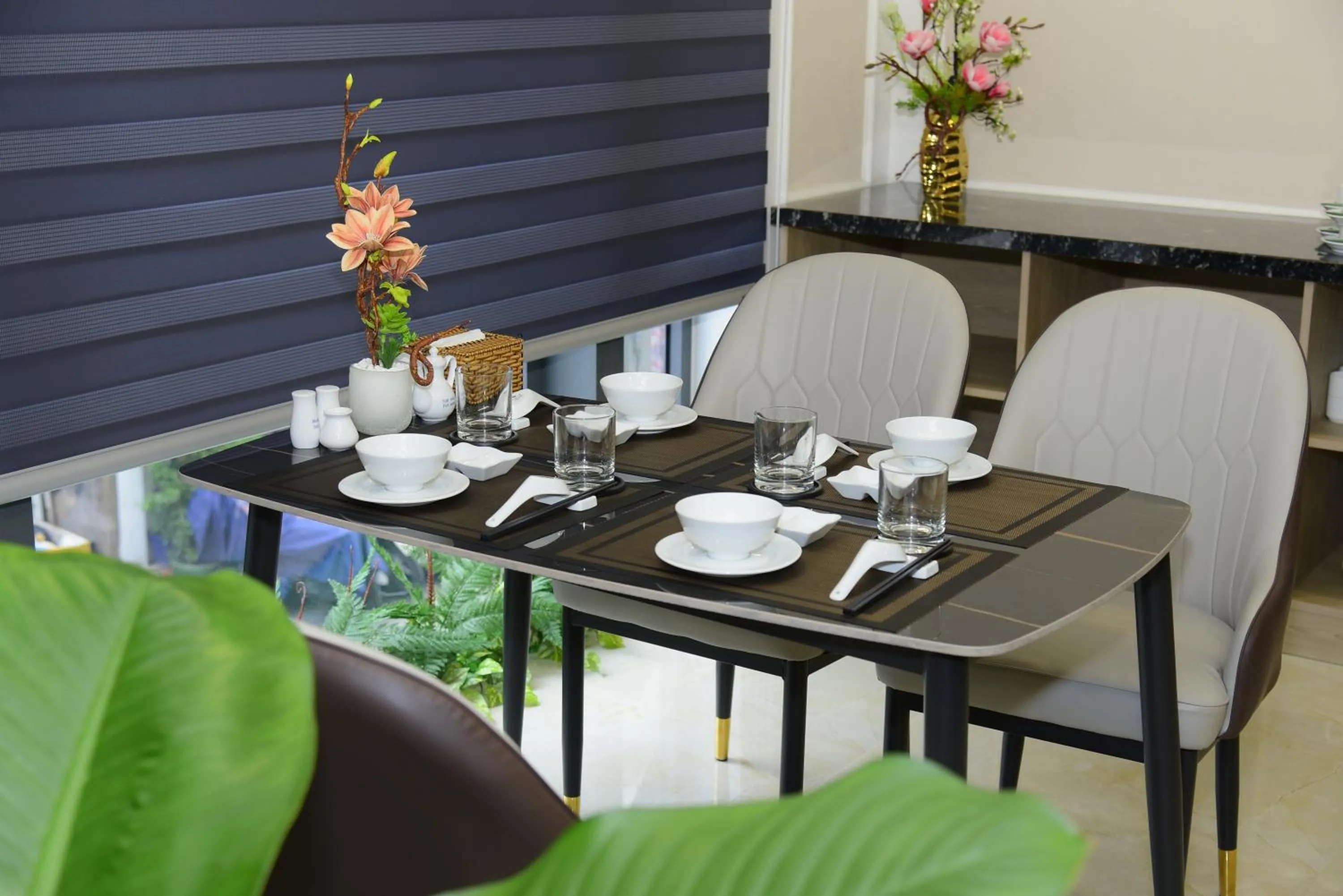 Restaurant/places to eat in Hera Luxury Hotel