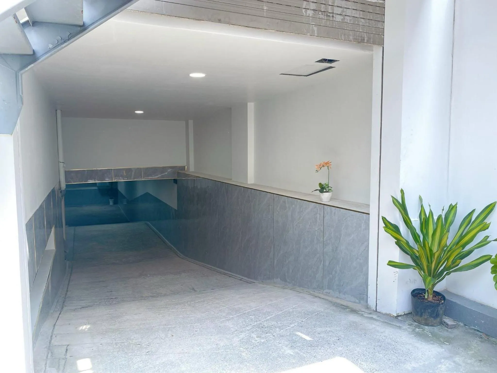 Parking in Hera Luxury Hotel