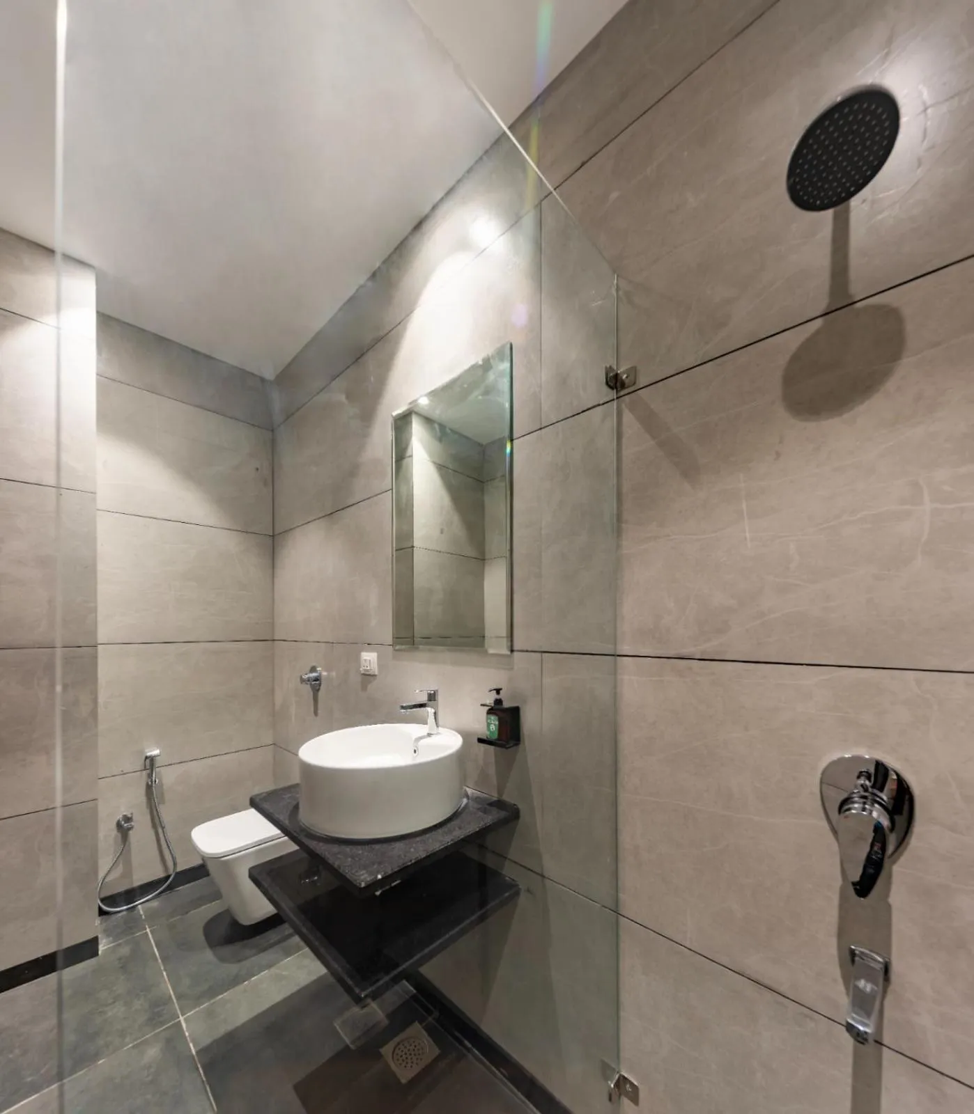 Bathroom in Hotel Bafna Lawn