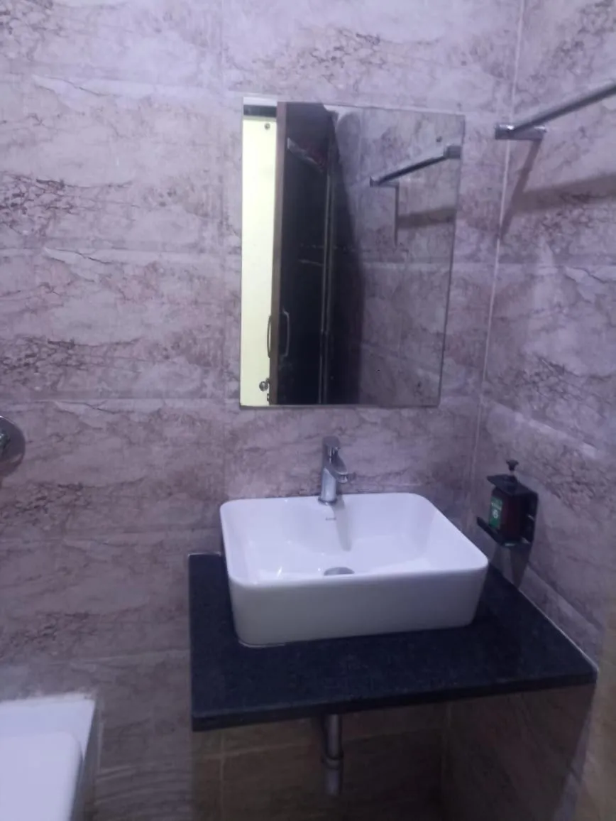 Bathroom in Hotel Bafna Lawn