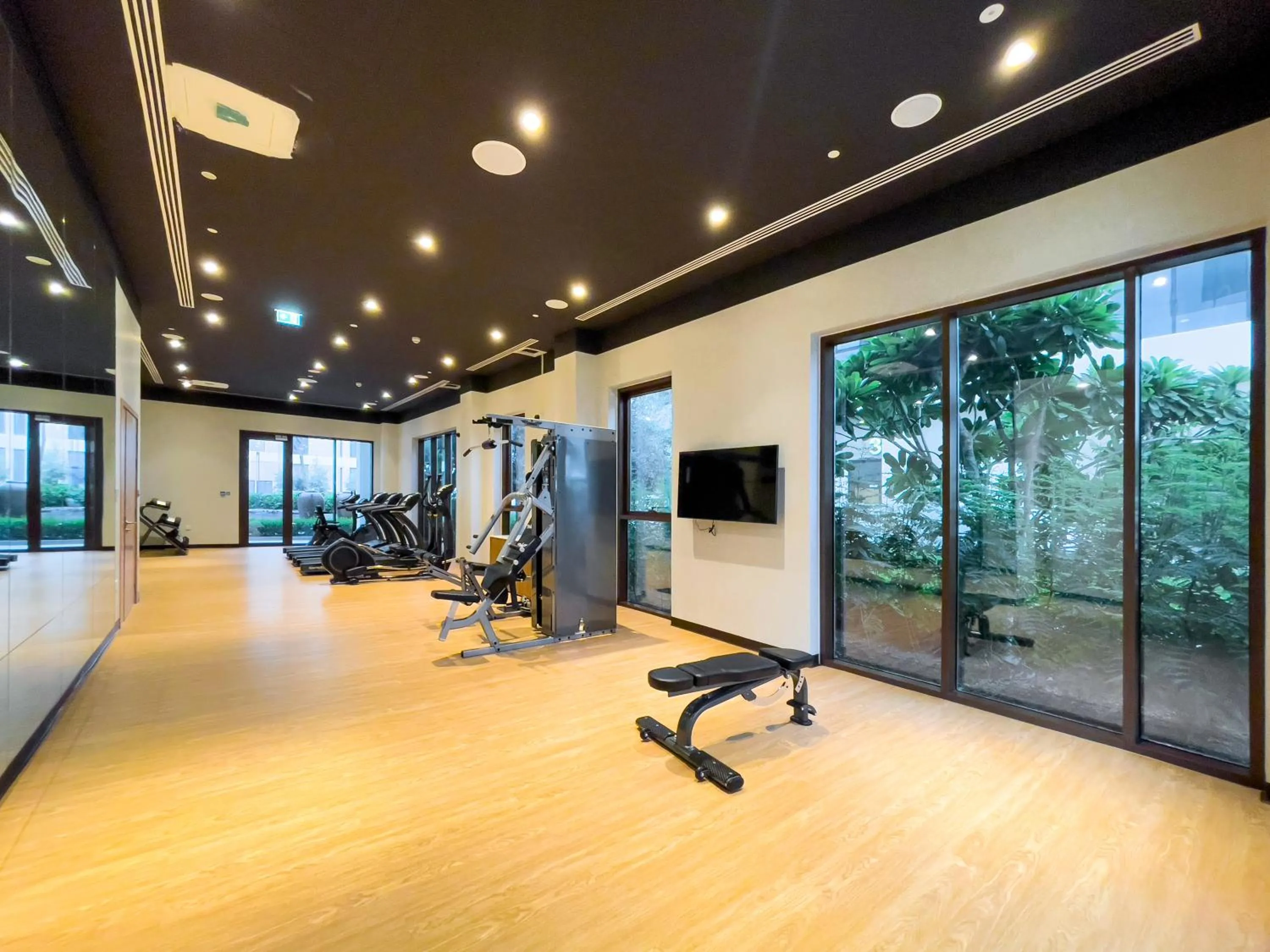 Fitness centre/facilities in Maison Privee - Alluring Modern Apt in Dubai Creek Beach