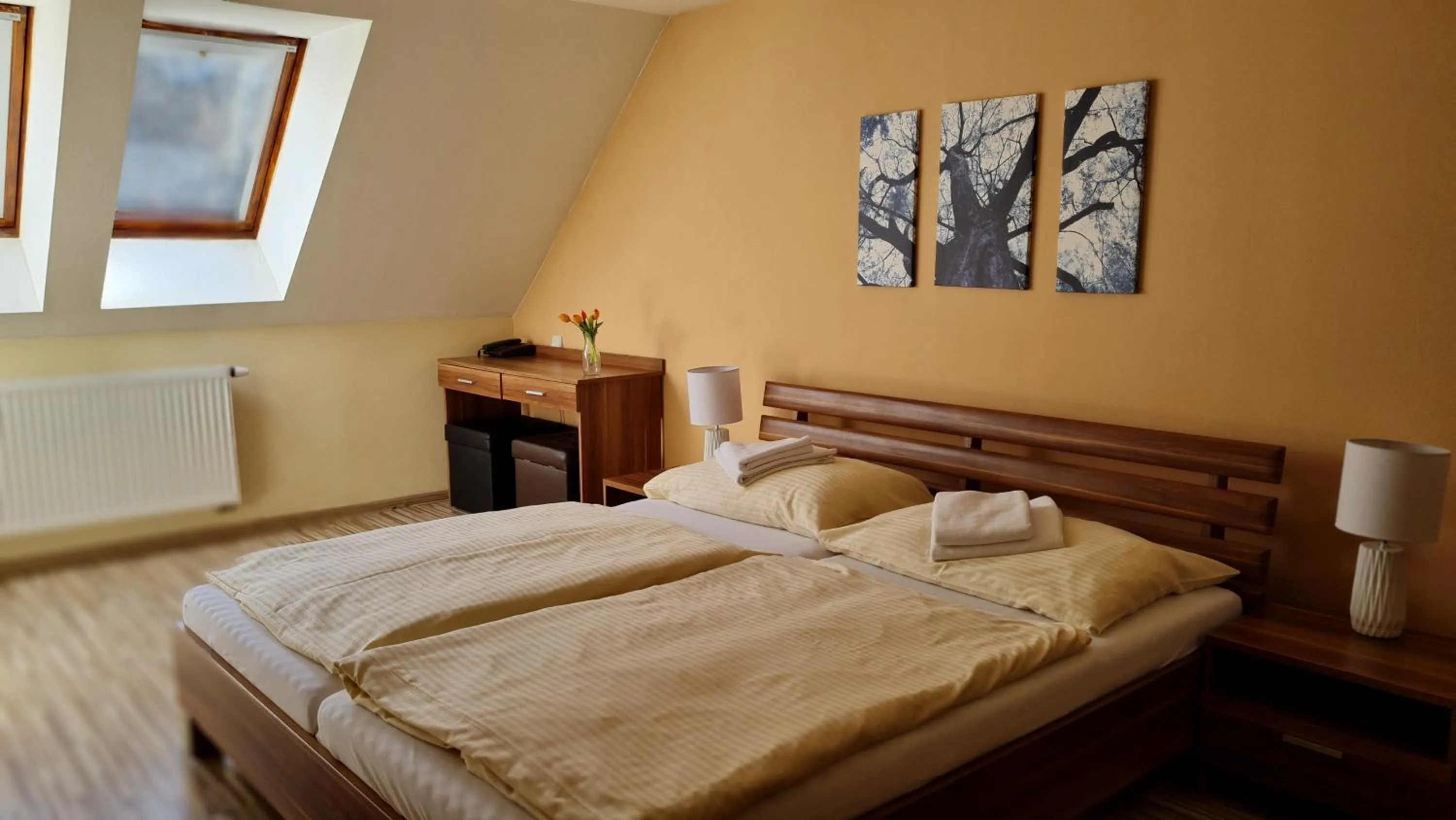 Bedroom, Bed in Hotel Sipox