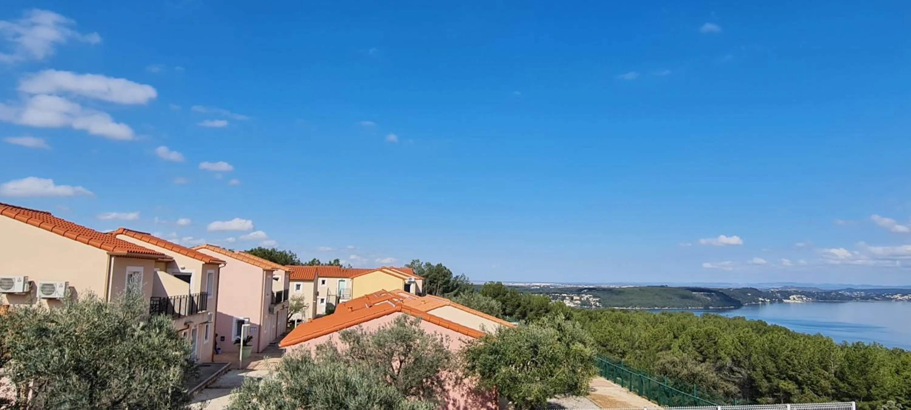 Property building in Appart'hotel Résidence La Provence