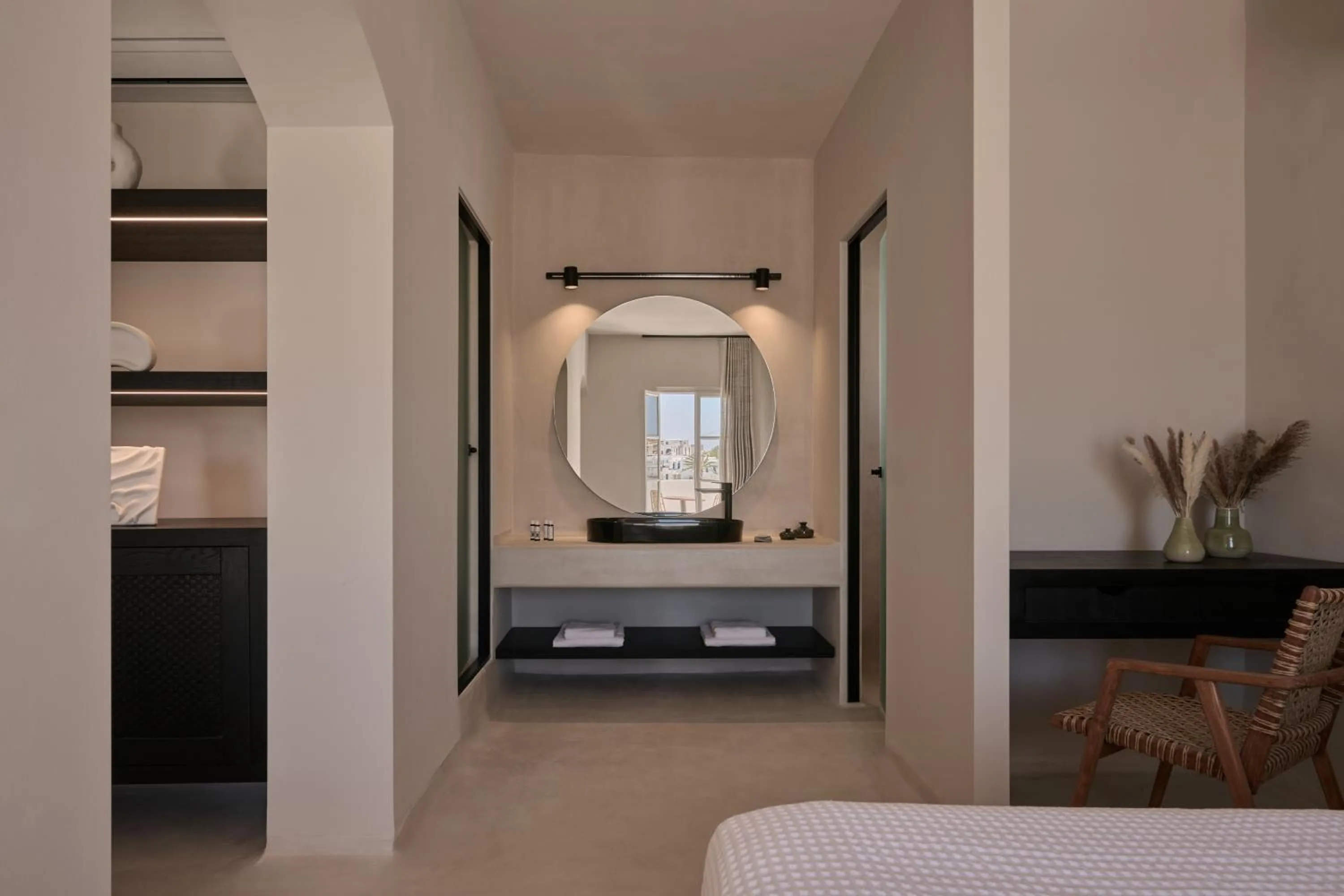 Bathroom, Bed in Utopia Hotel