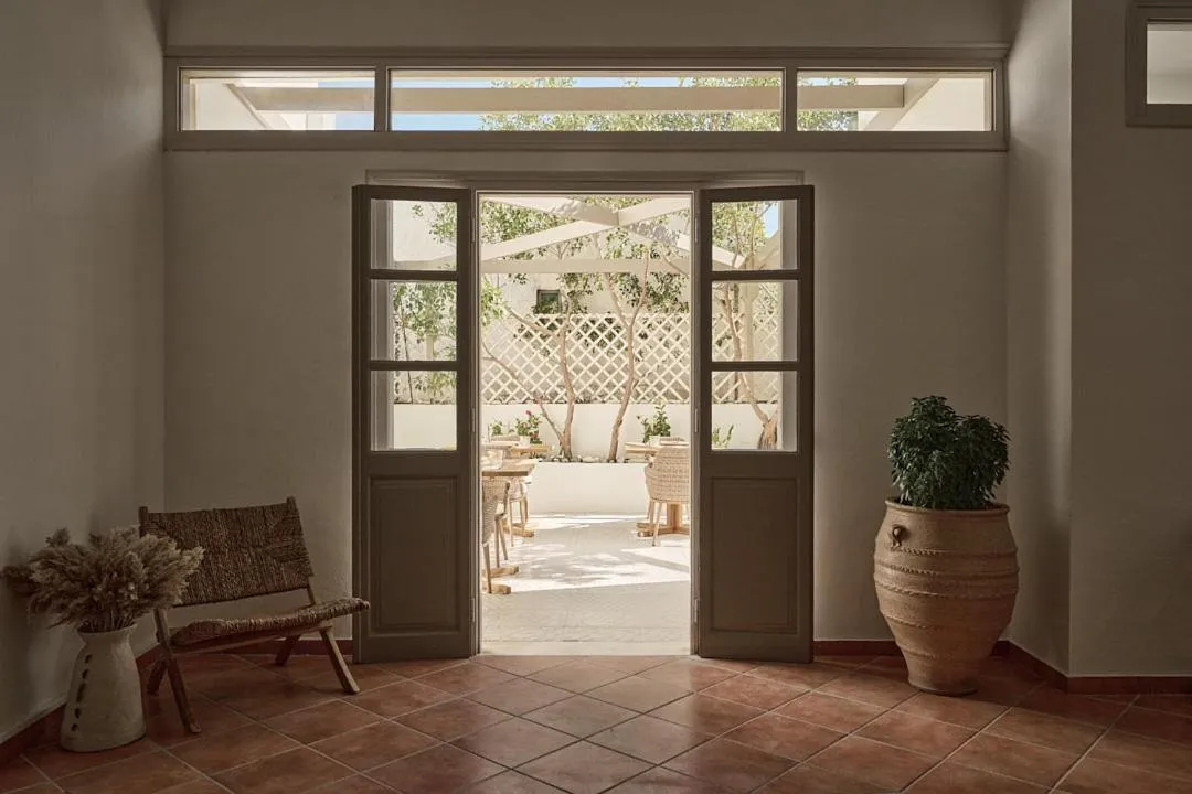 Breakfast in Utopia Hotel