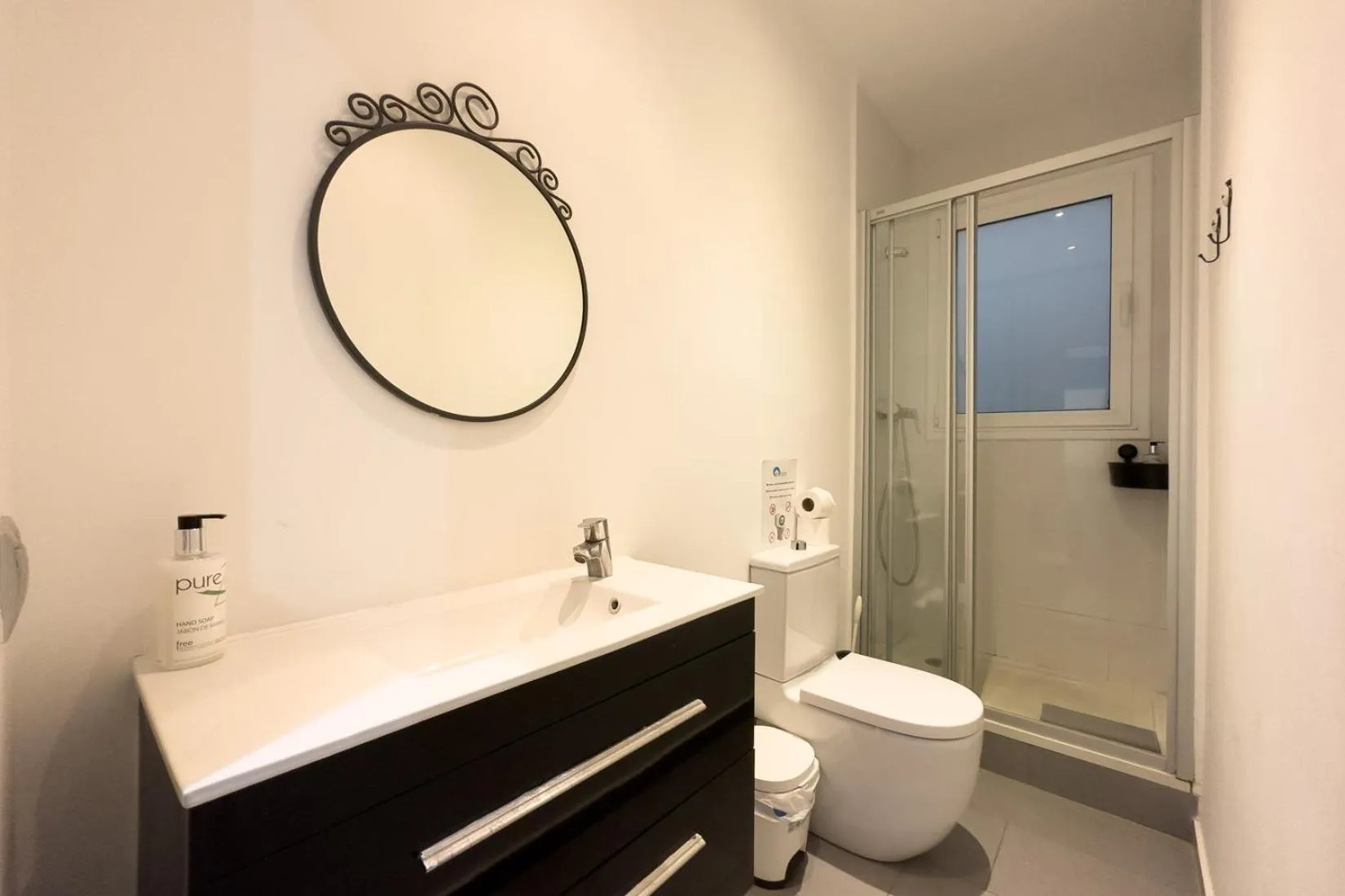 Bathroom in Sagrada Familia Bliss