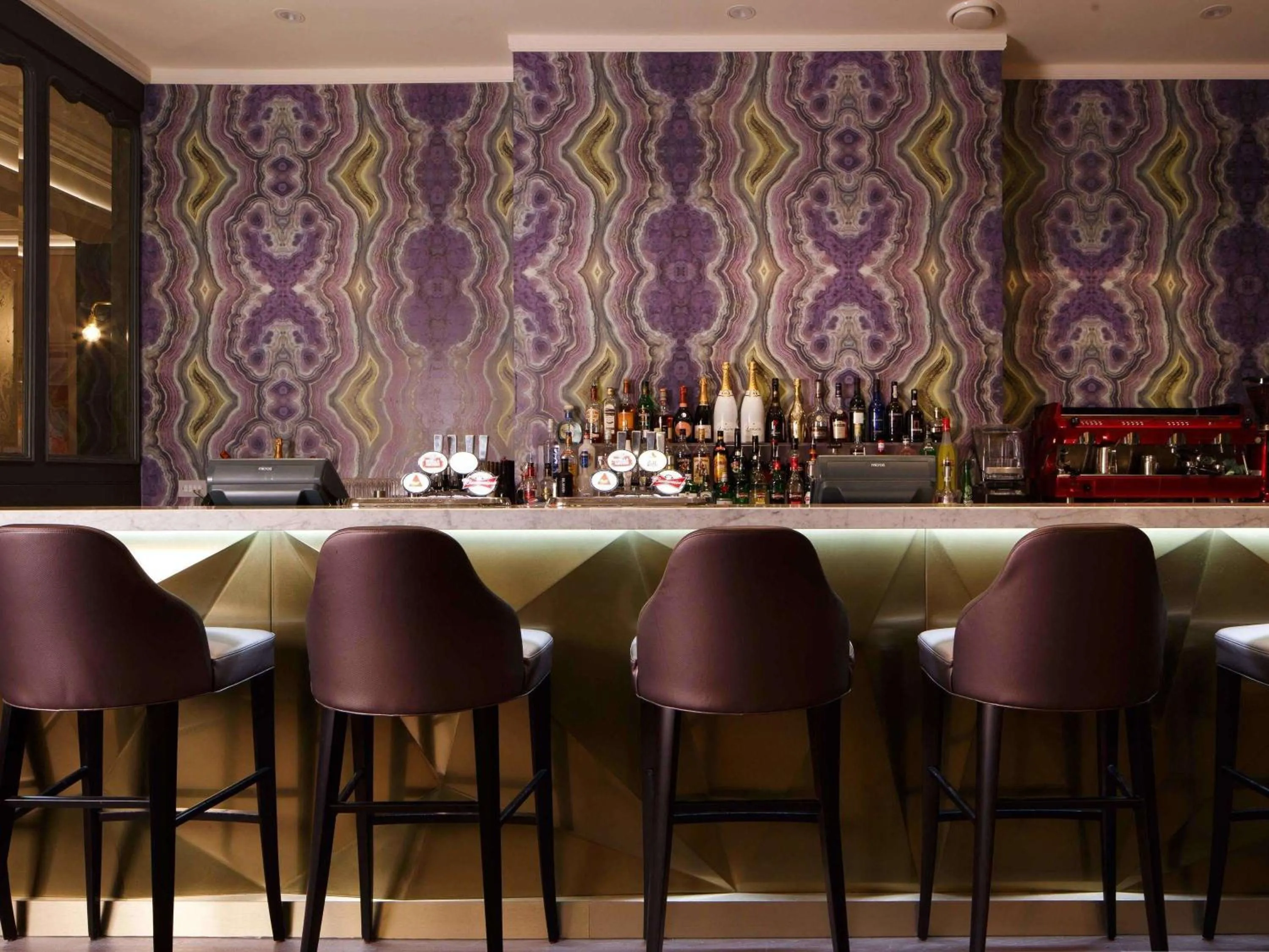 Property building, Restaurant/Places to Eat in Mercure Leicester The Grand Hotel