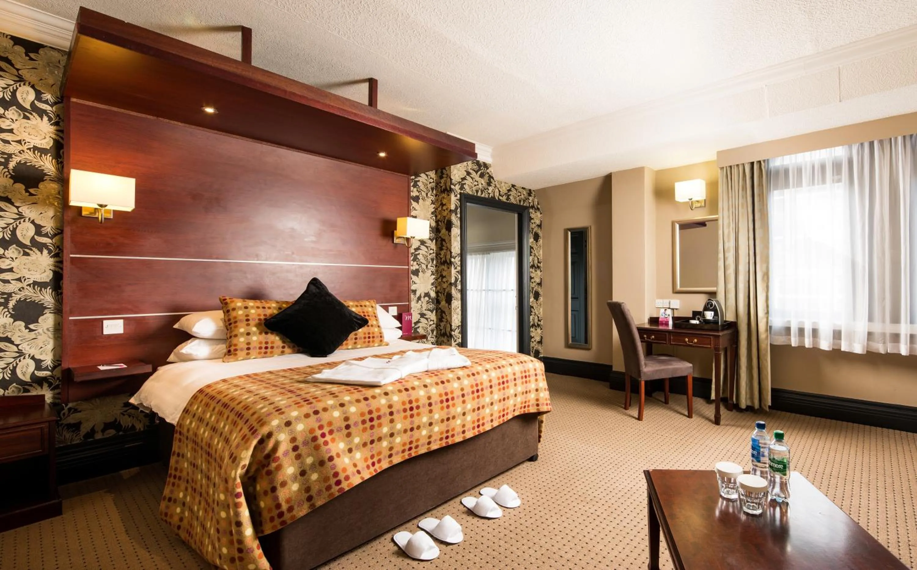 Photo of the whole room in Mercure Leicester The Grand Hotel