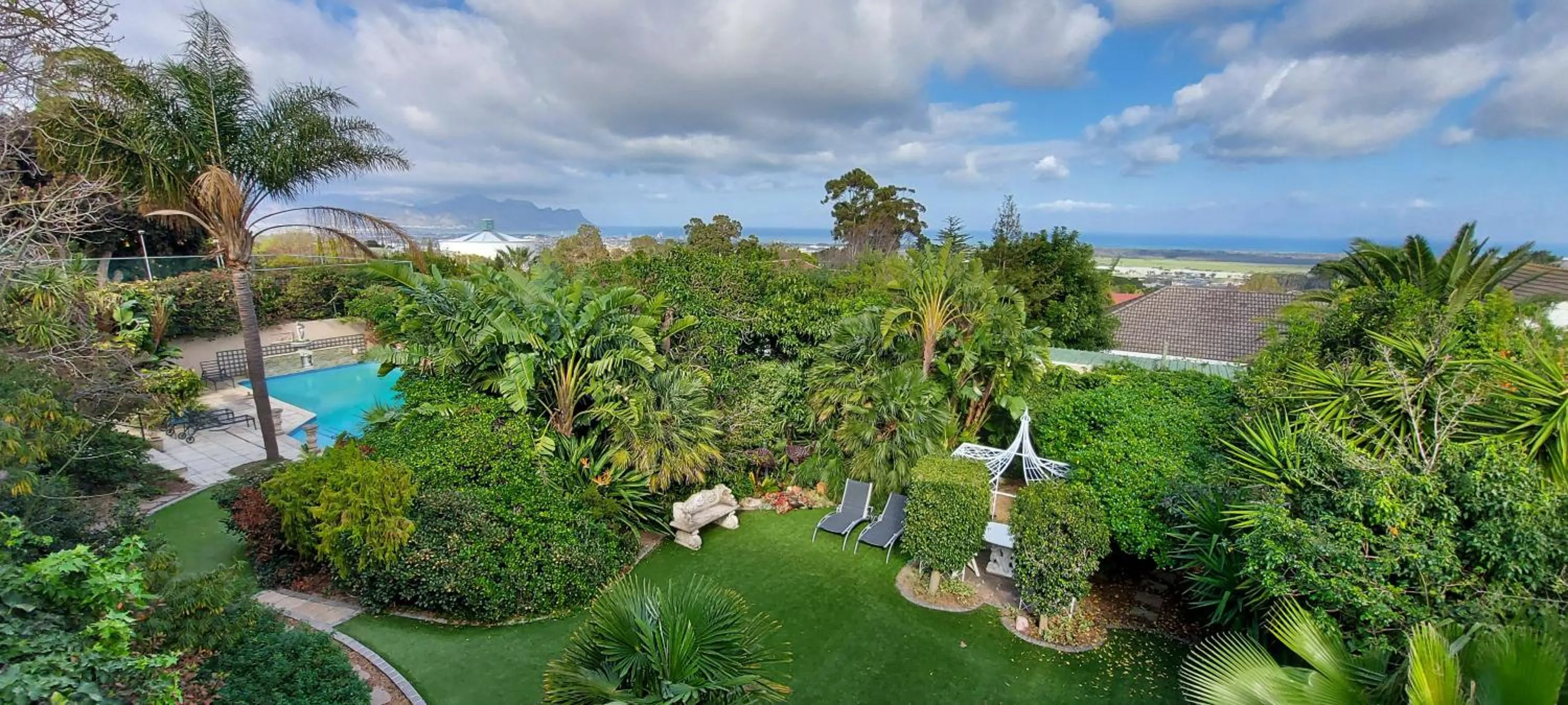 Garden view in Roosboom Guest Apartments
