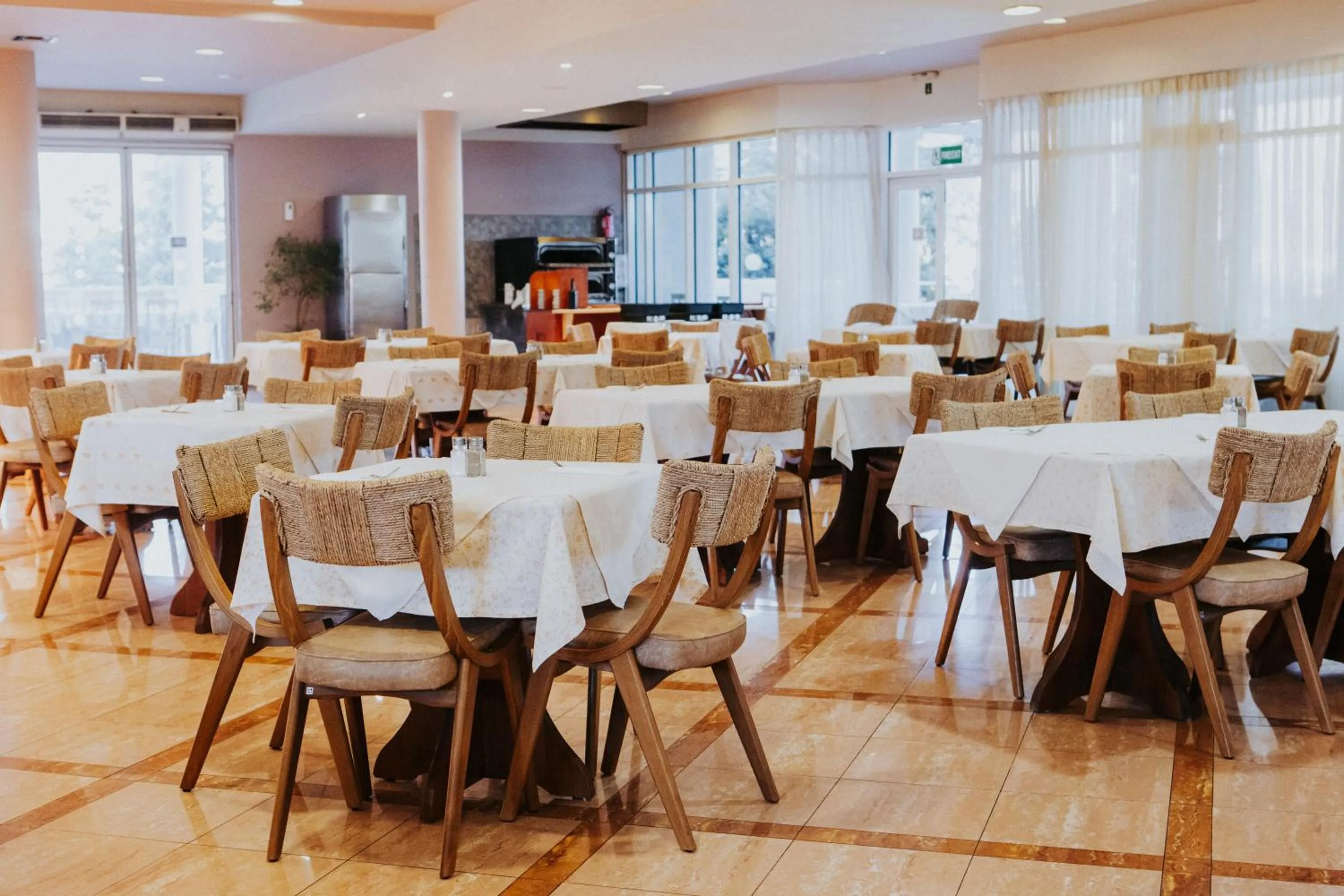 Restaurant/places to eat in Sovereign Beach Hotel