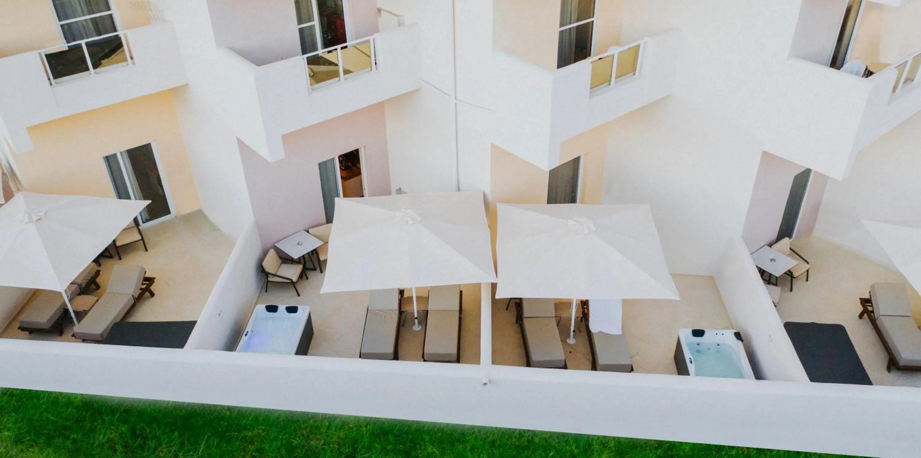 Sovereign Beach Hotel