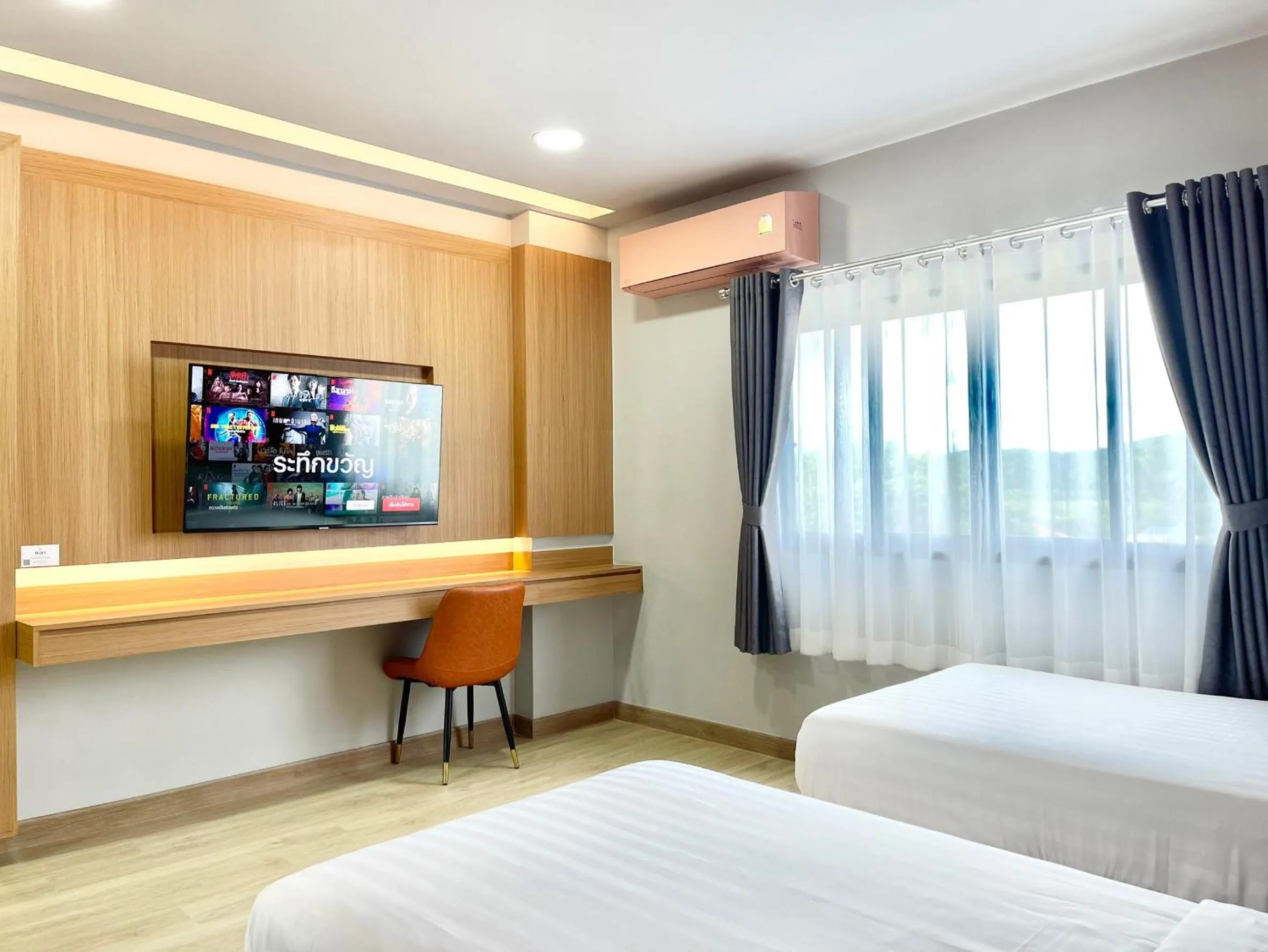 TV and multimedia, Bed in Air Diamond Hotel