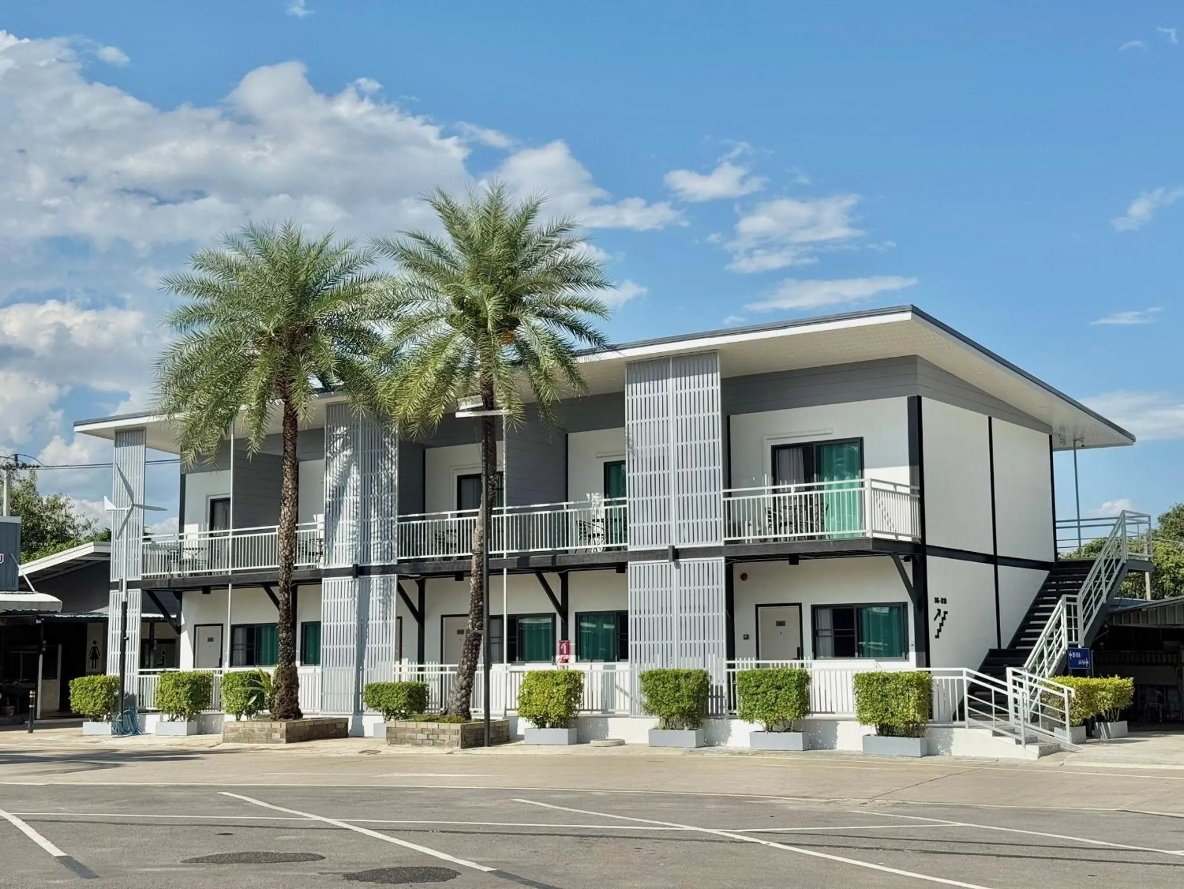 Facade/entrance in Air Diamond Hotel