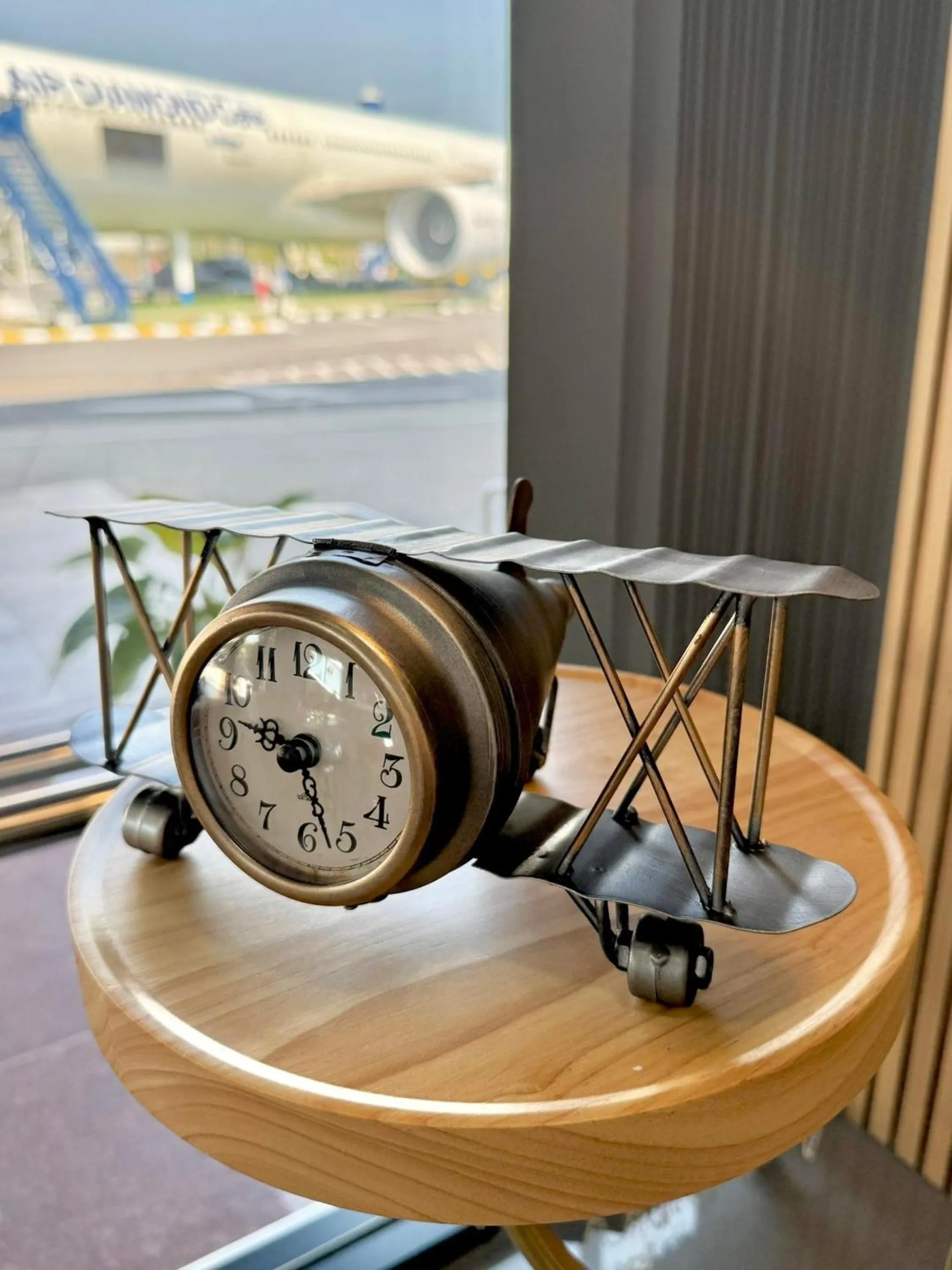 Decorative detail in Air Diamond Hotel