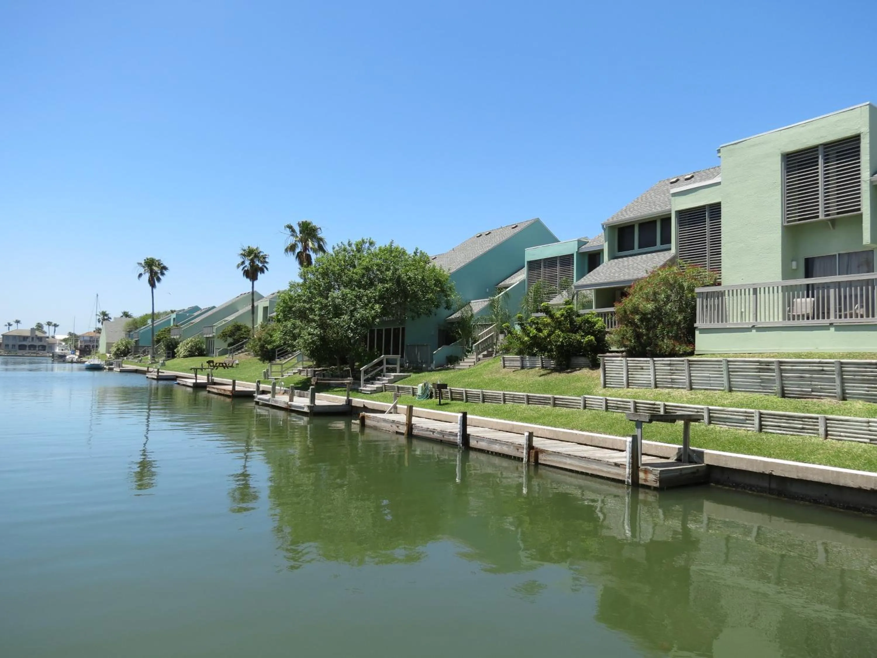 Facade/entrance in Multi Resorts at Puente Vista