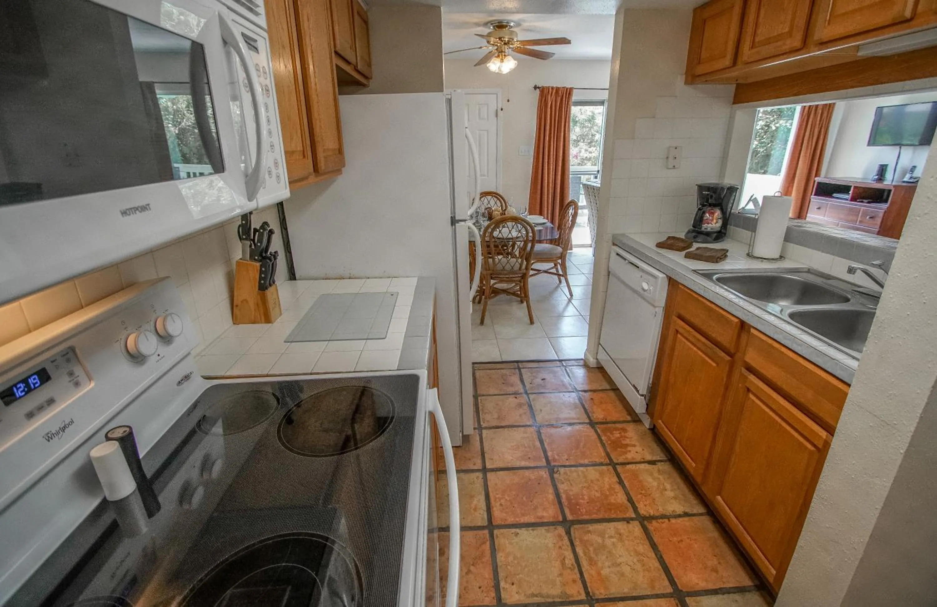 Coffee/tea facilities in Multi Resorts at Puente Vista