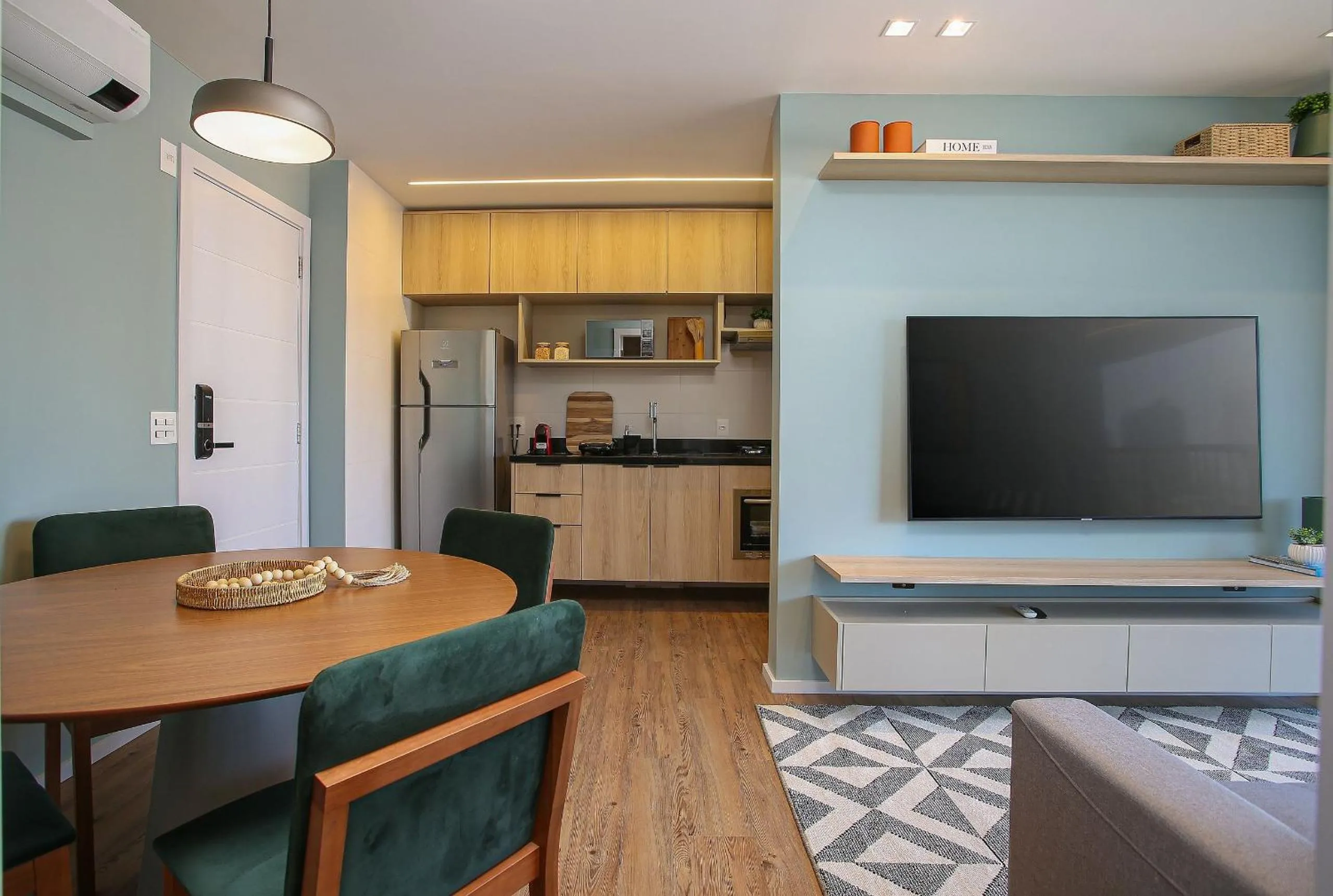 Seating area in Expand Pinheiros