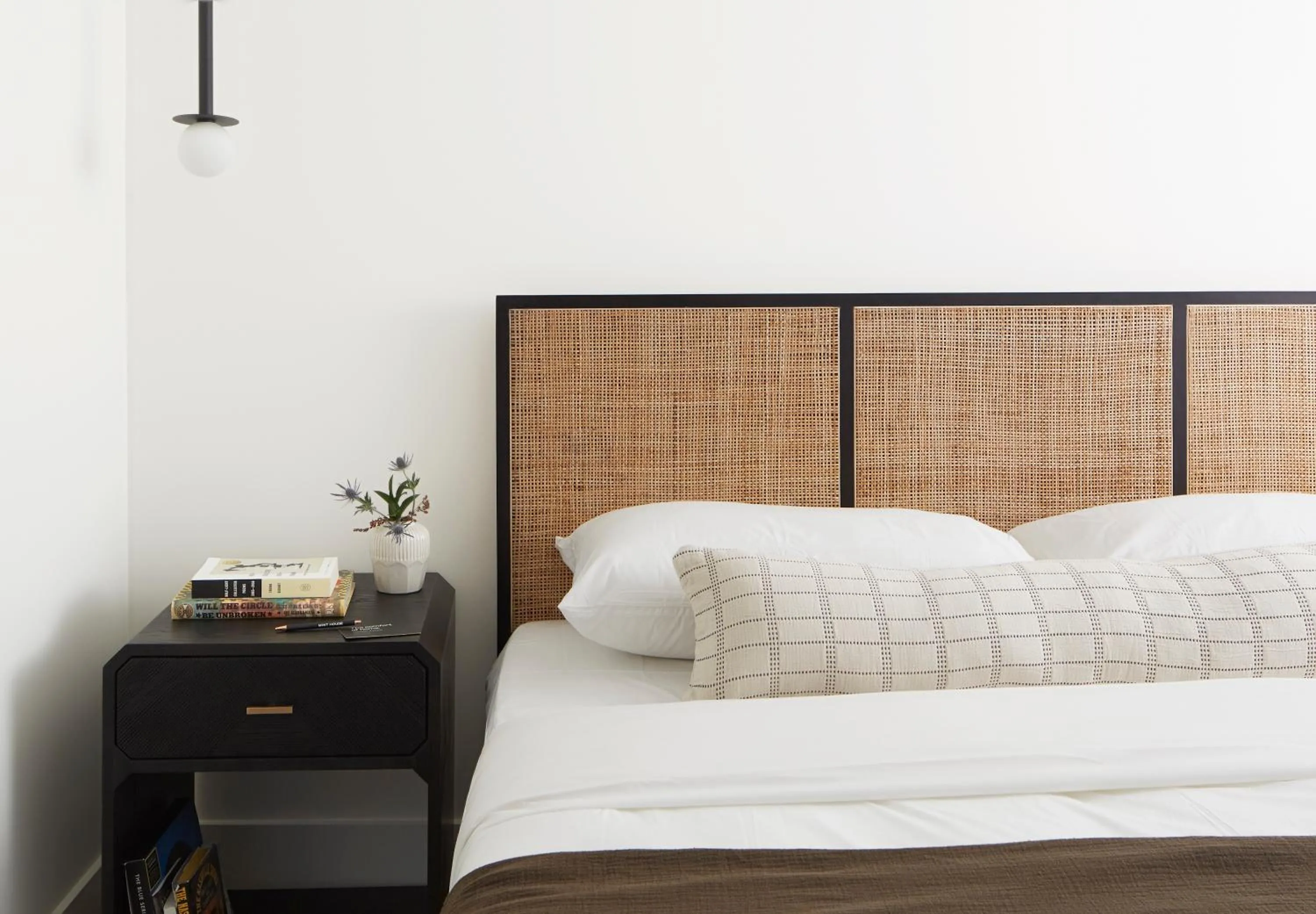 Bedroom in note by Mint House - Nashville Art District