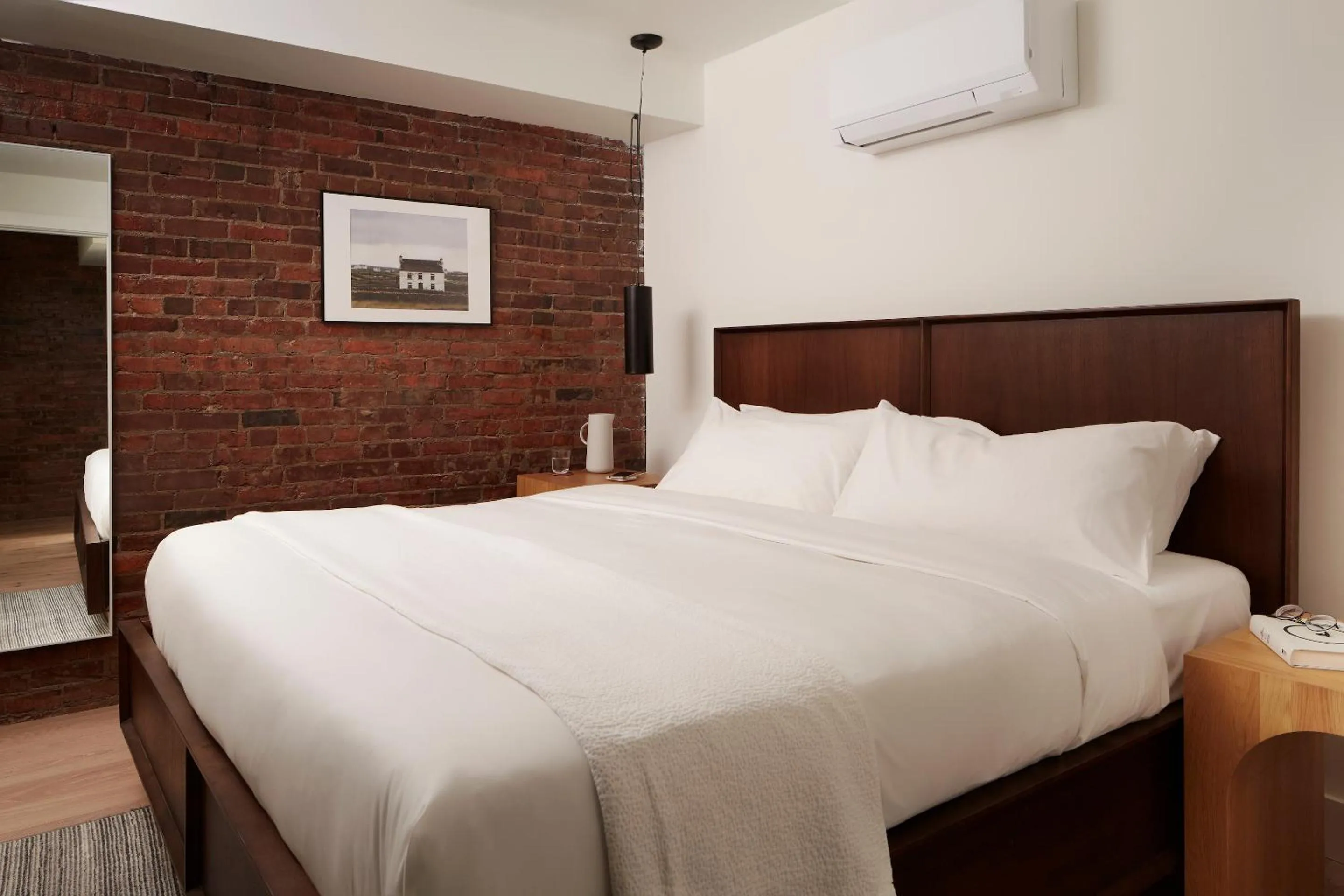 Bedroom in note by Mint House - Nashville Art District