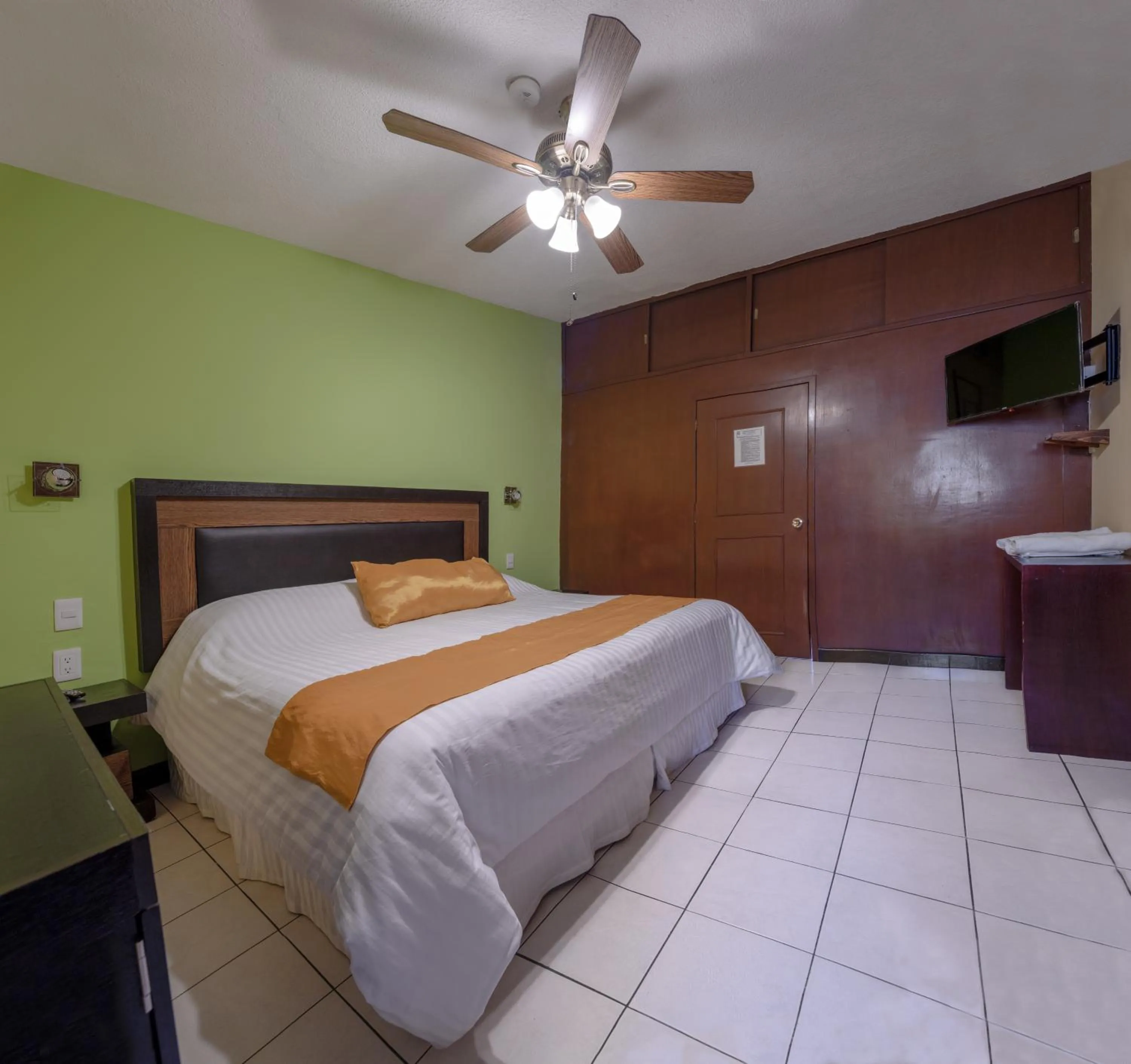 Bed in Casa Shalom Puebla