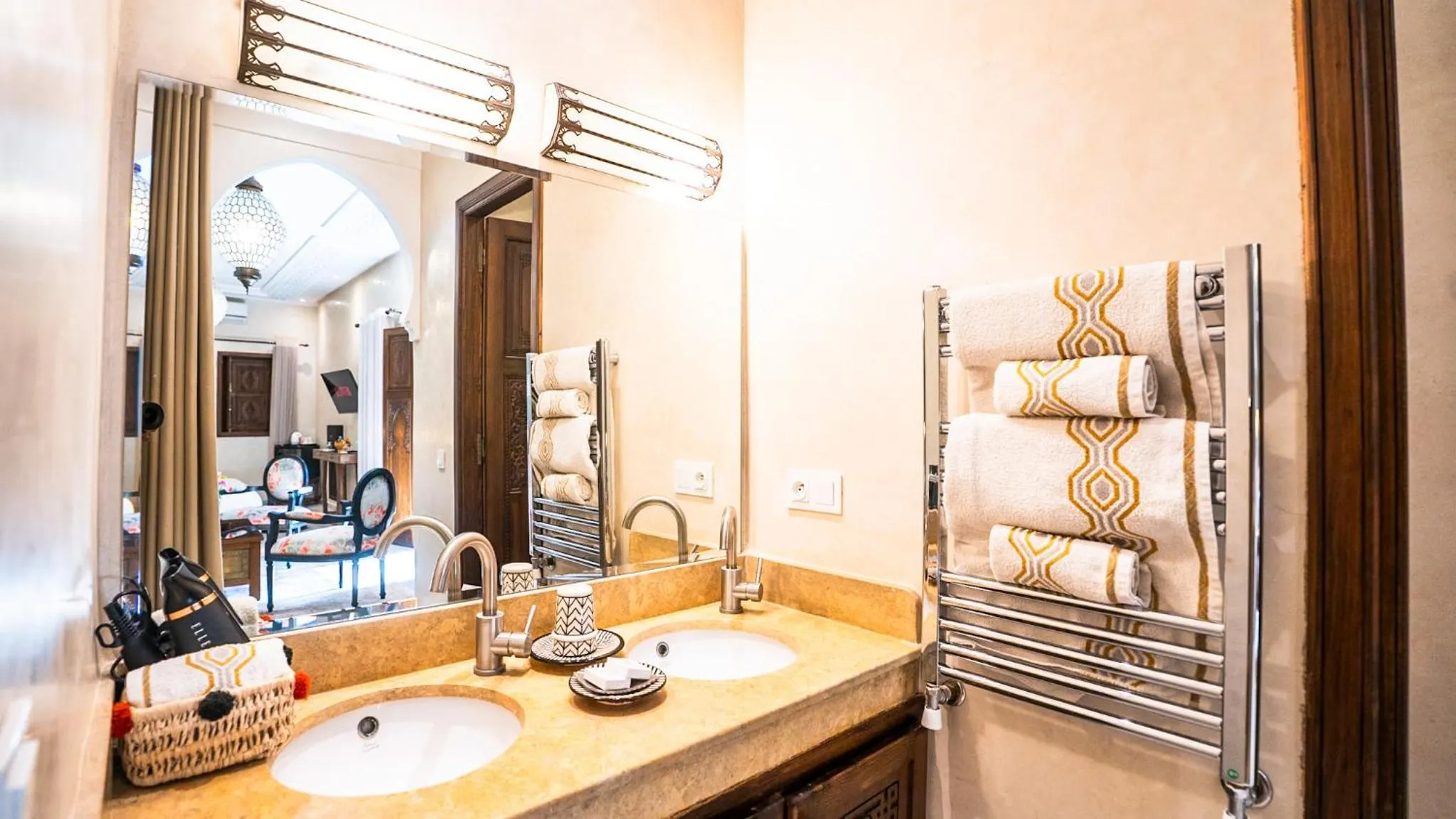 Bathroom, Bed in Riad Mandana & Spa