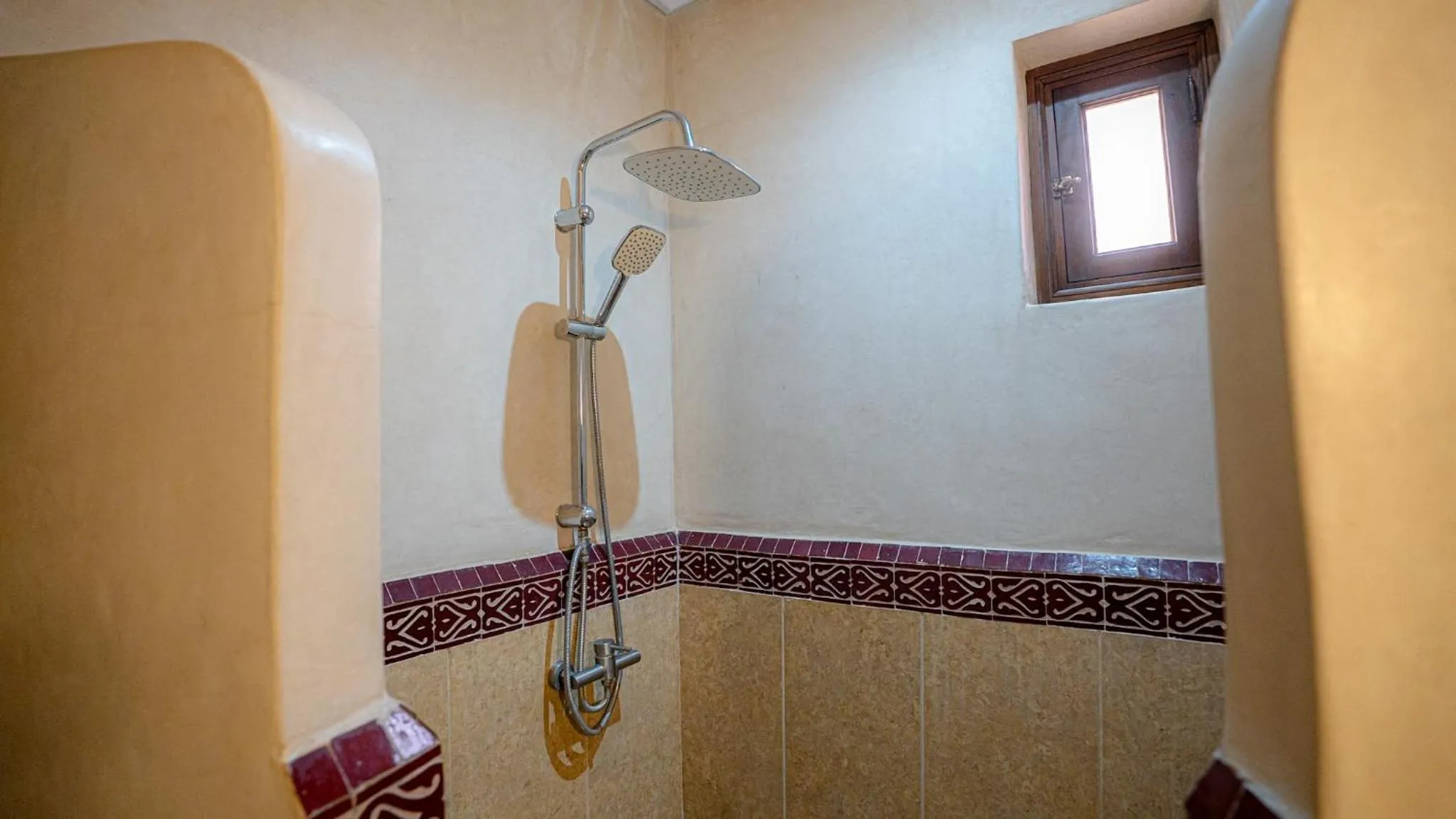 Shower in Riad Mandana & Spa