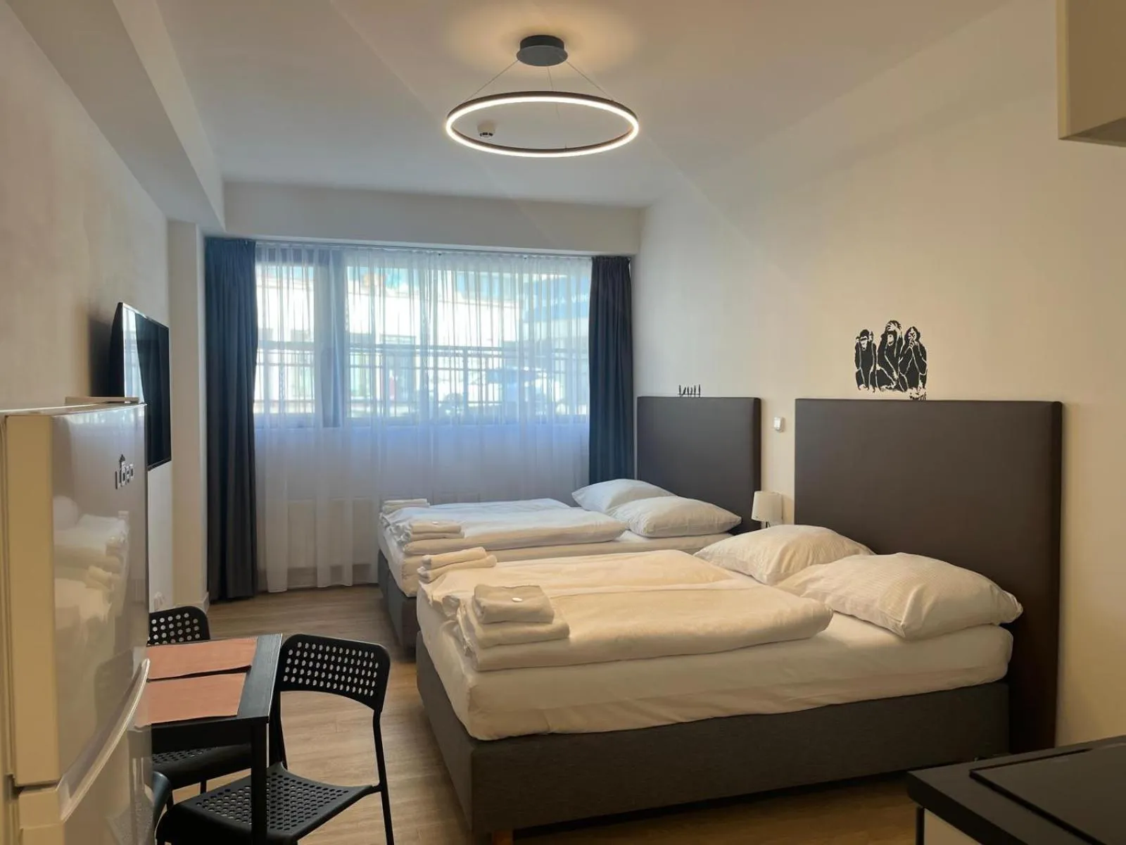 Bedroom, Bed in Post 120 Suites