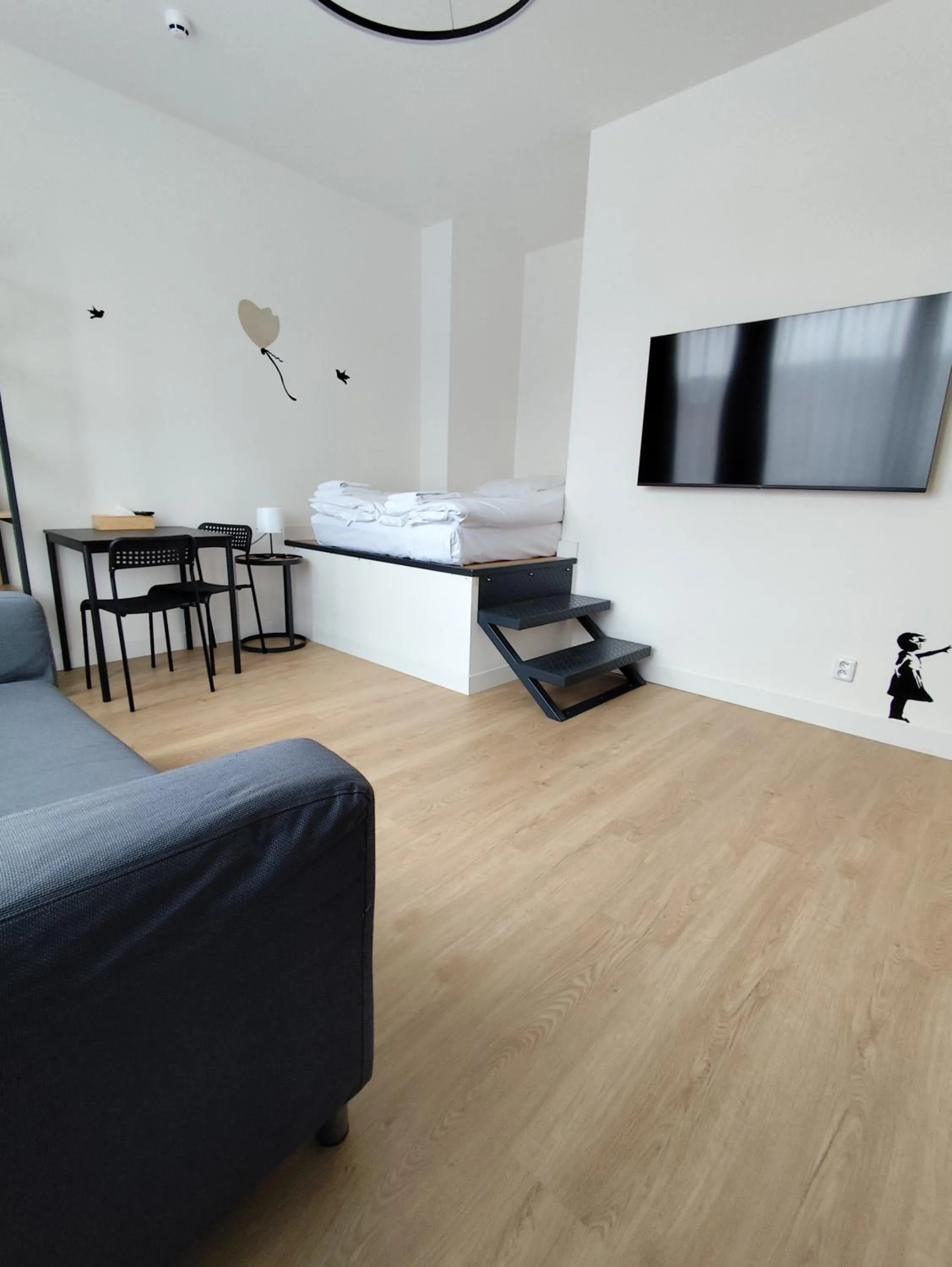 TV and multimedia, Bed in Post 120 Suites