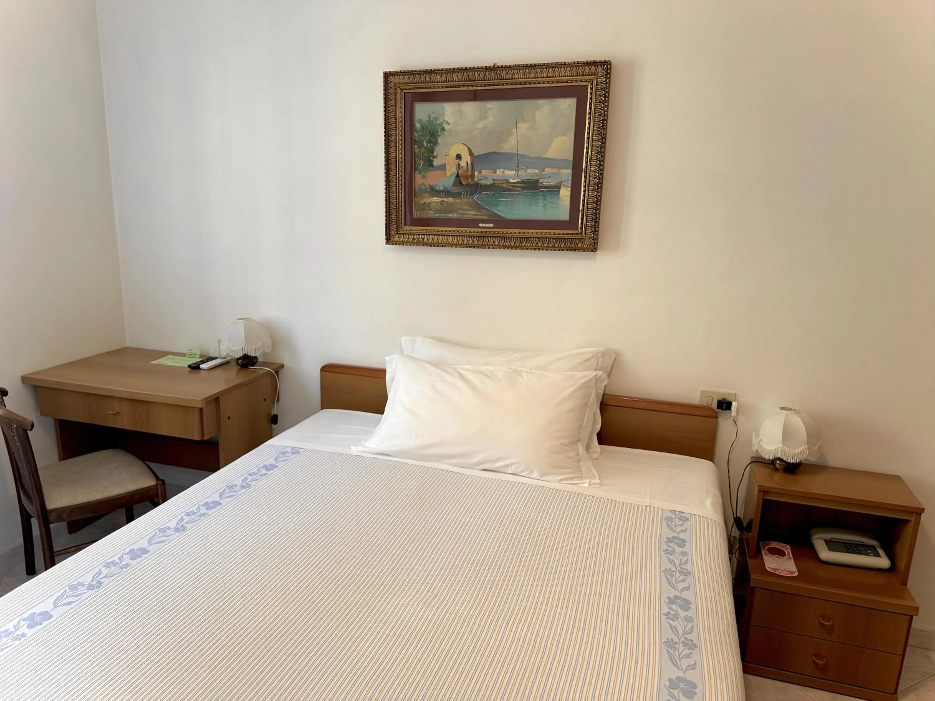 Bed in Albergo Edera