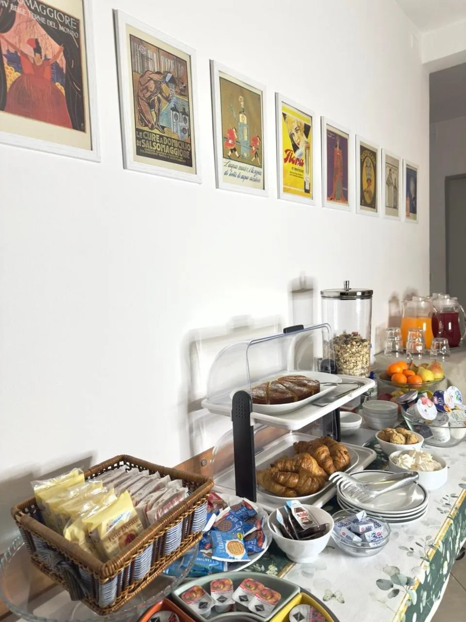 Buffet breakfast in Albergo Edera