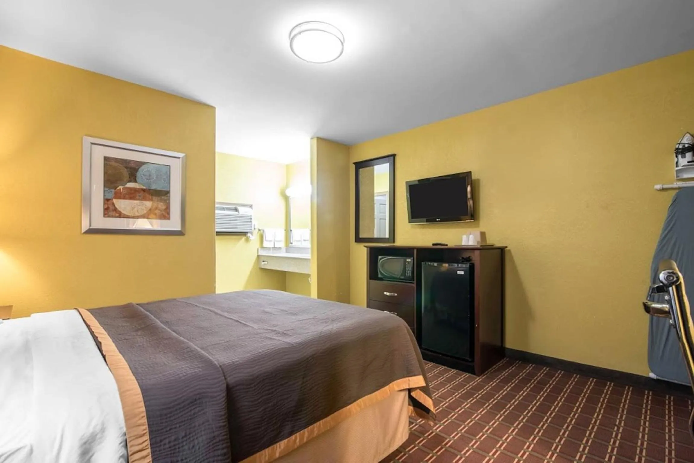 Other, Bed in Rodeway Inn Towanda