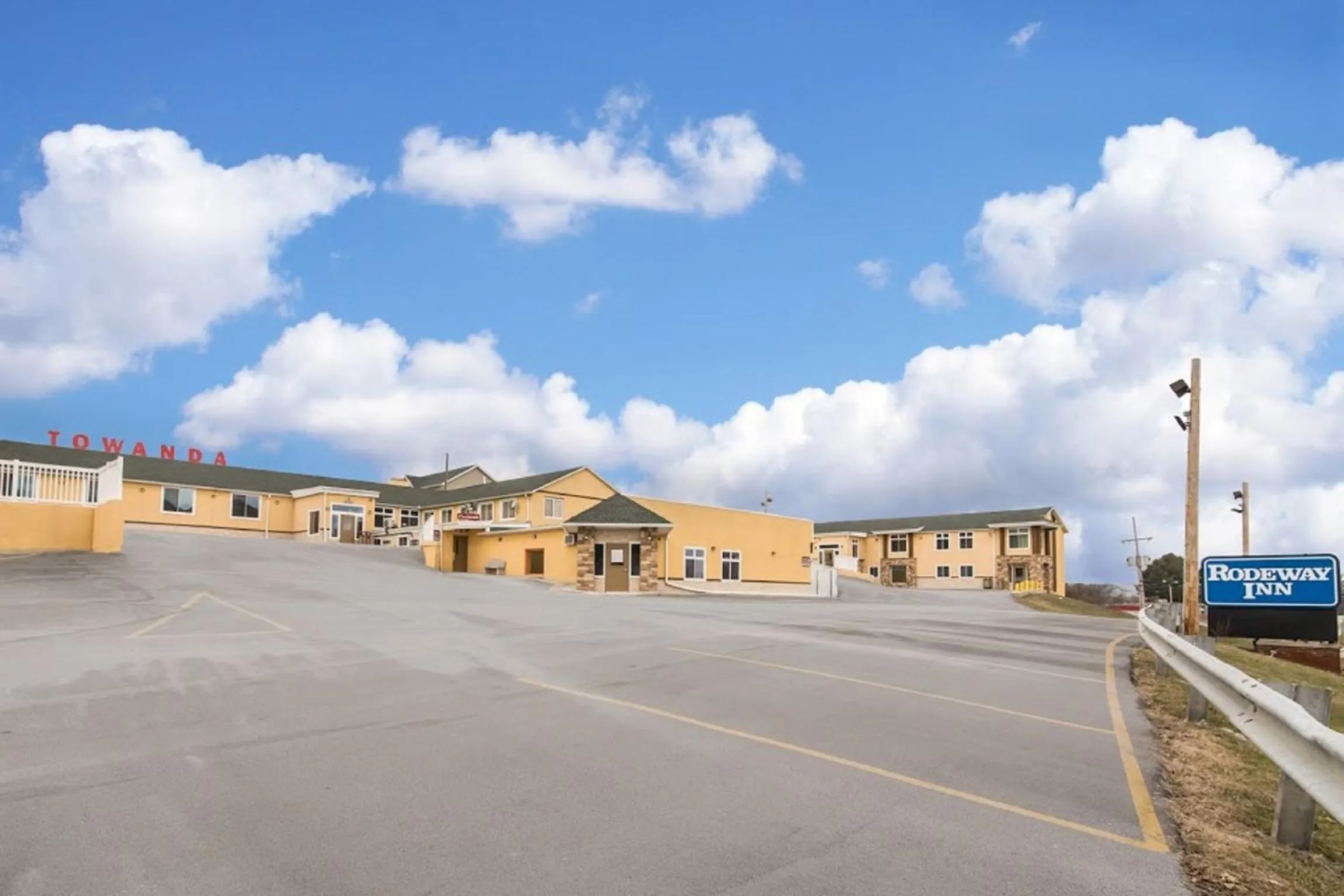 Property building in Rodeway Inn Towanda
