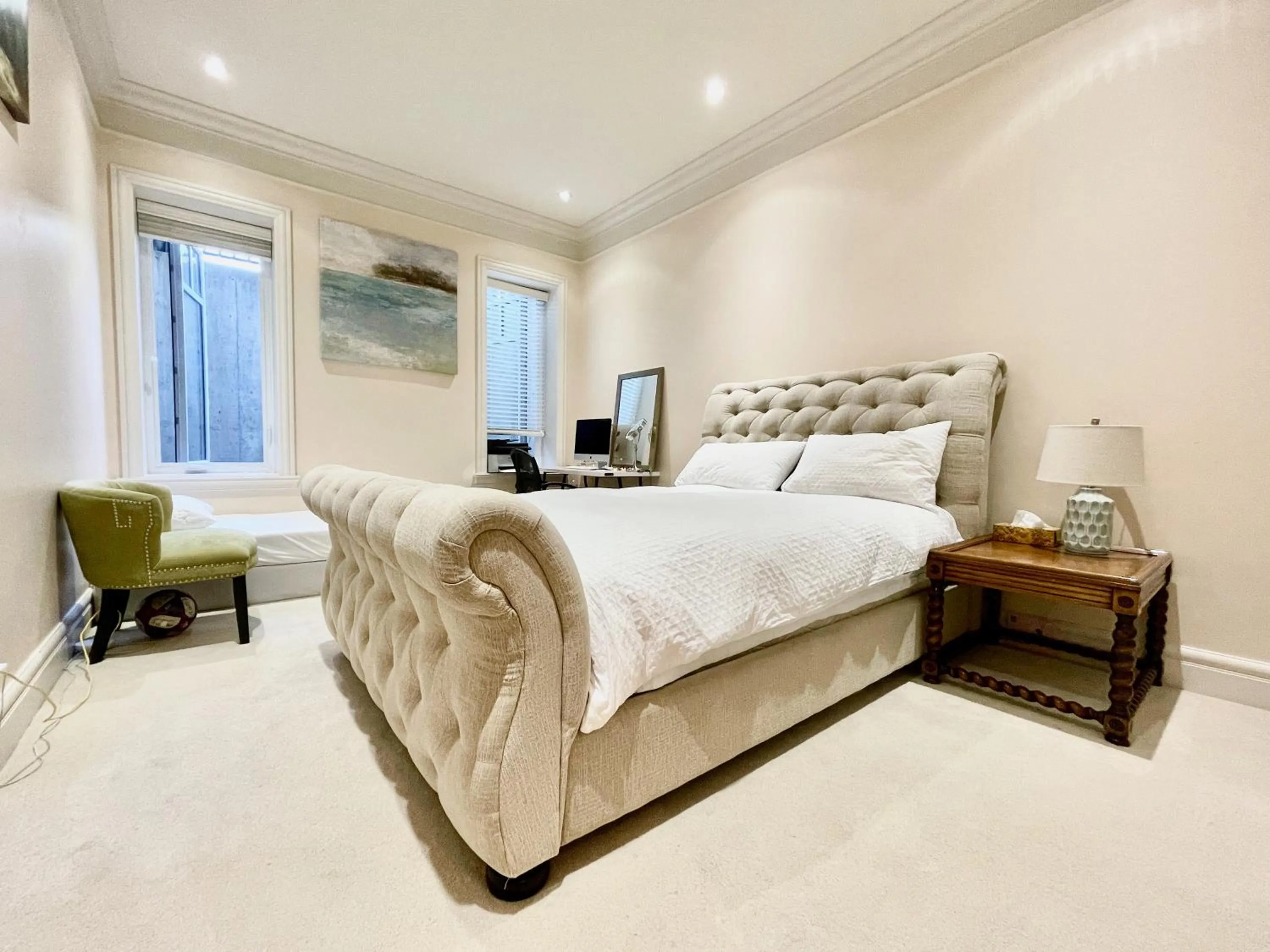 Bed in Vancouver Luxury guesthouse