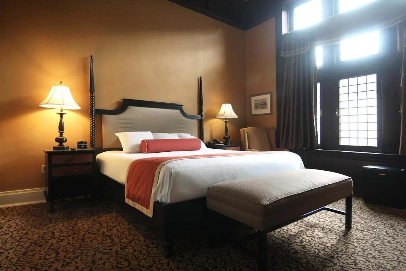 Bedroom, Bed in Mansions on Fifth