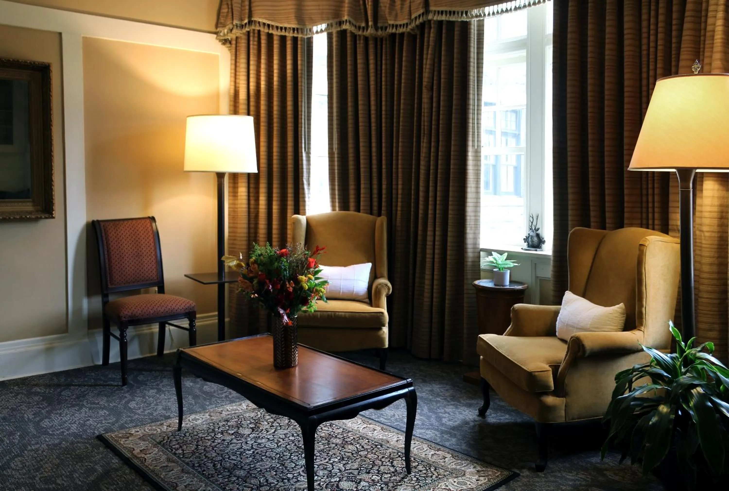 Seating area in Mansions on Fifth