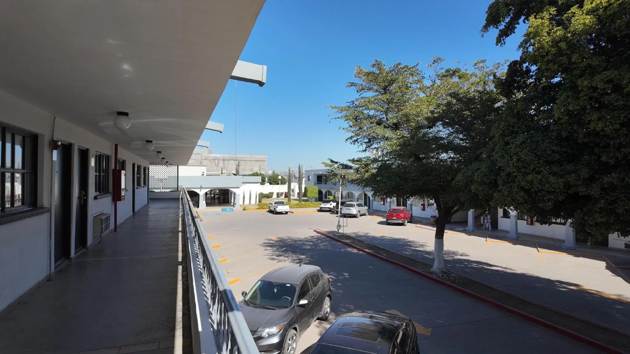 Property building in InHouse Hotel Obregón