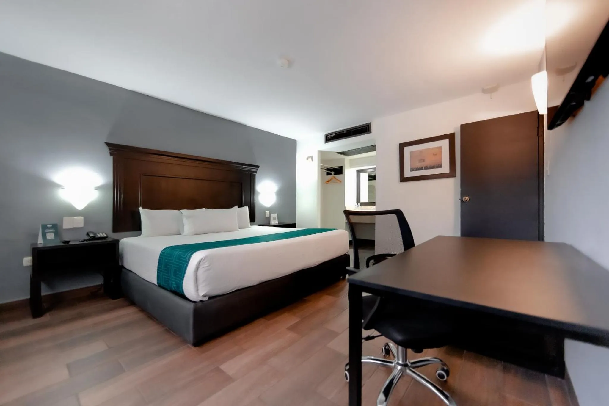 Bed in InHouse Hotel Obregón