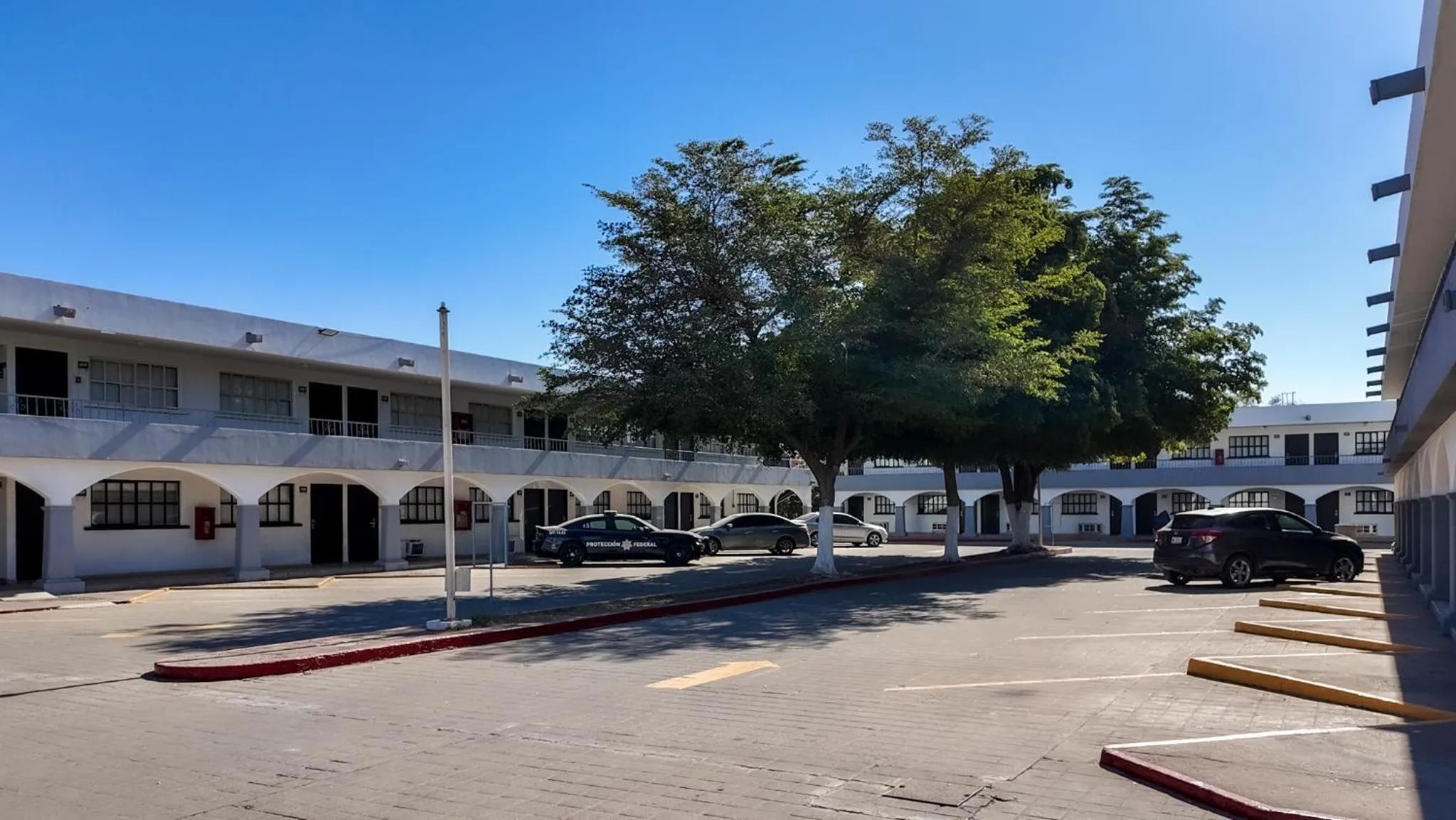 Property building in InHouse Hotel Obregón