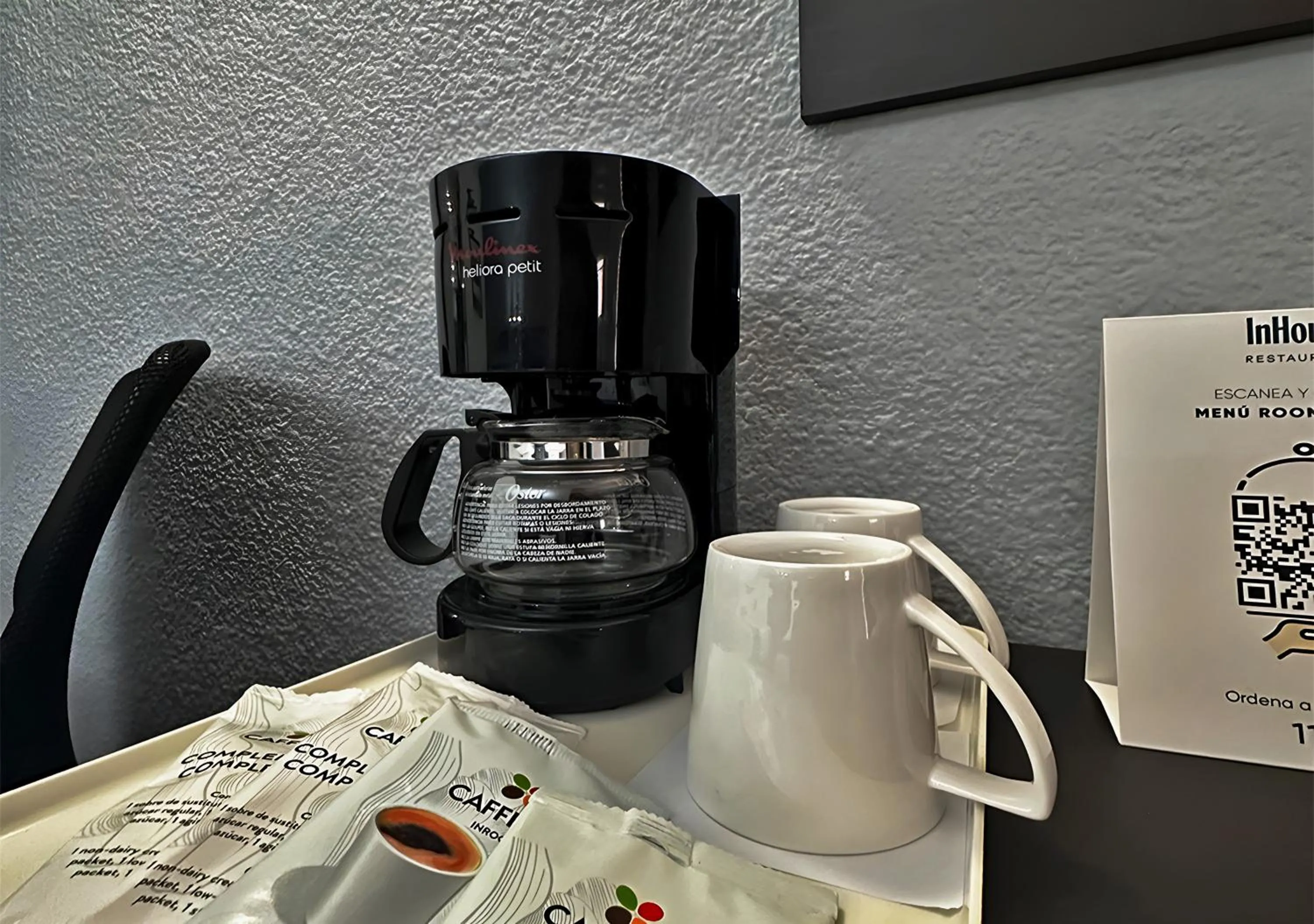 Coffee/tea facilities in InHouse Hotel Obregón
