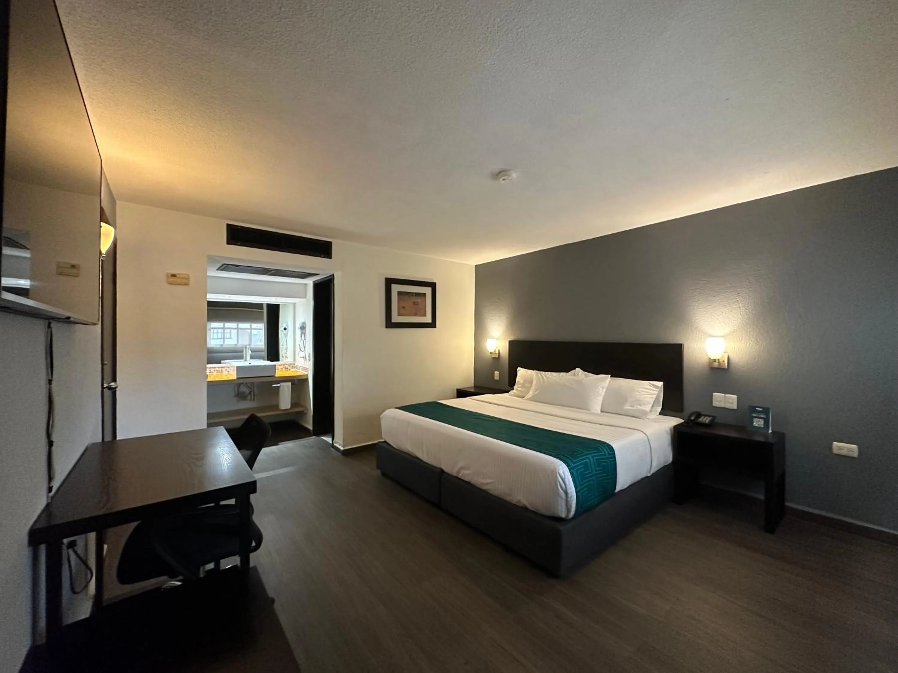 Bed in InHouse Hotel Obregón