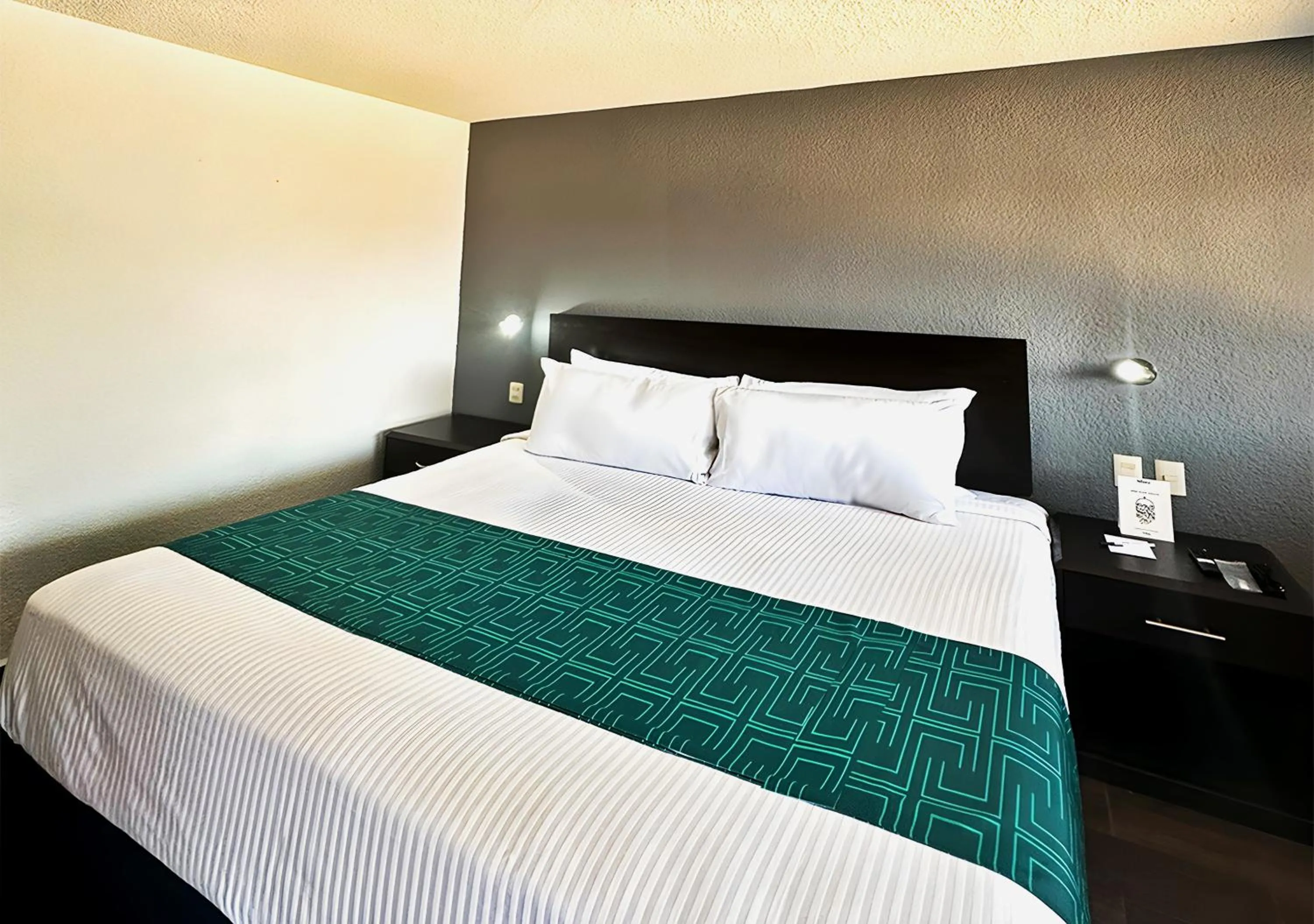 Bed in InHouse Hotel Obregón