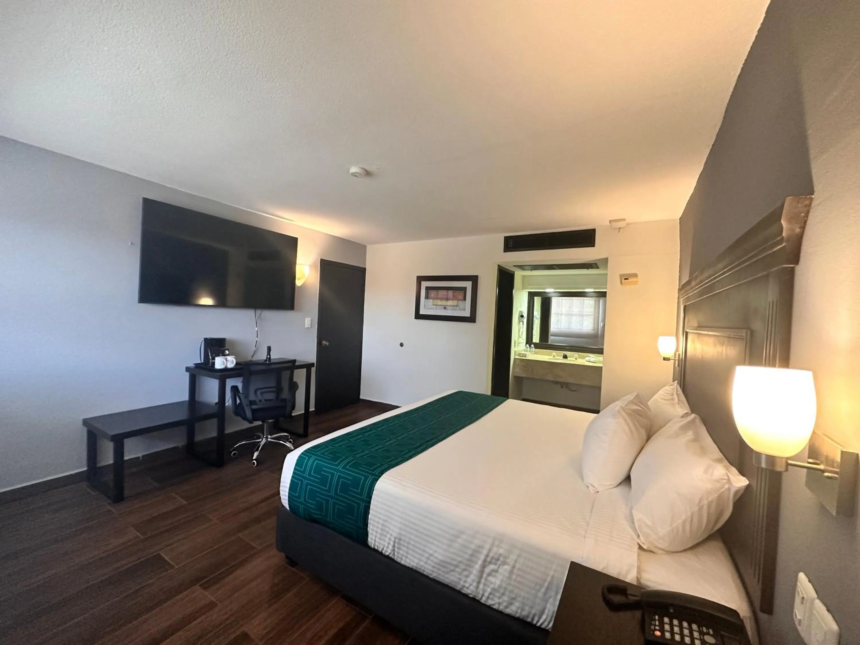 Bed in InHouse Hotel Obregón