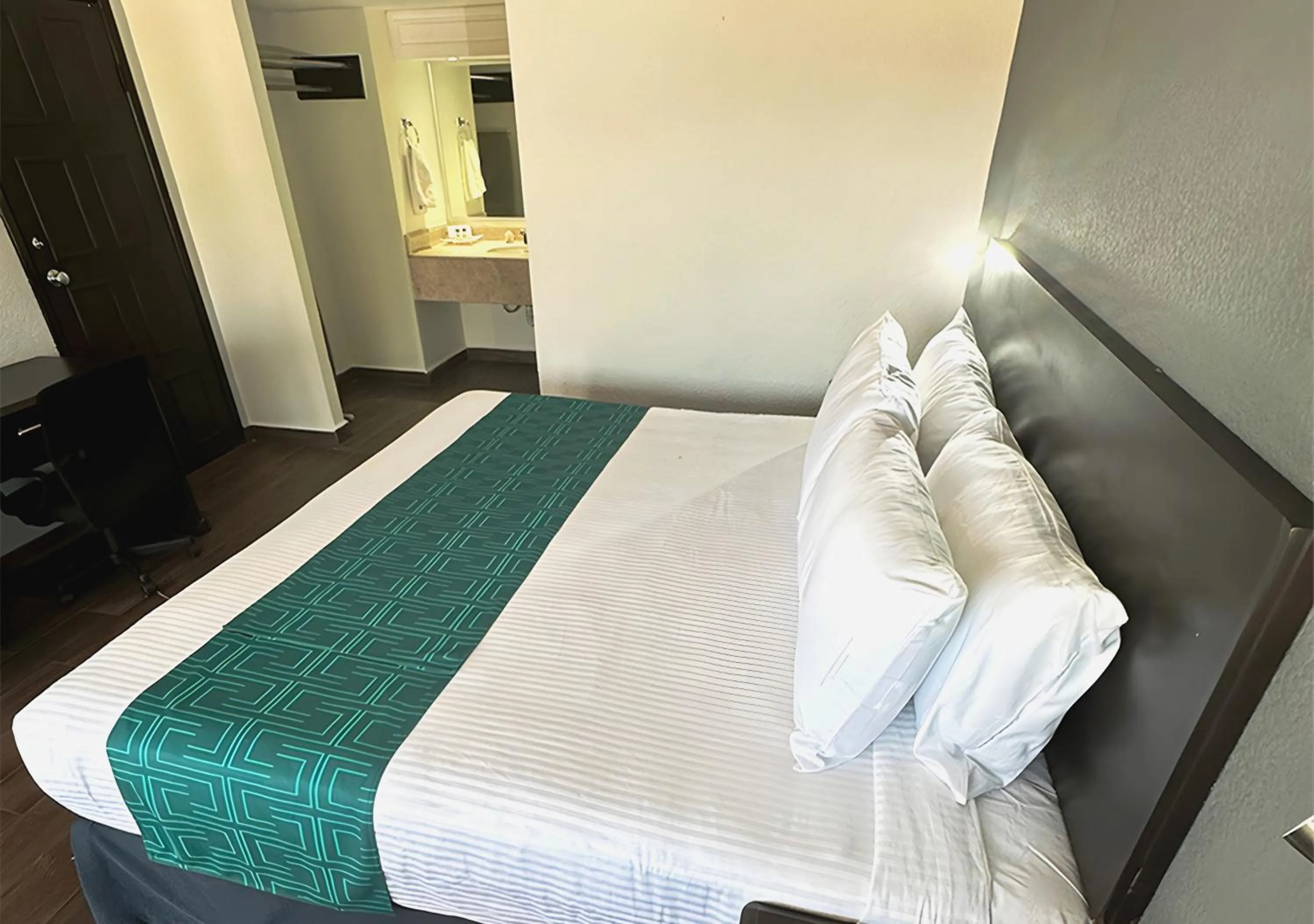 Bed in InHouse Hotel Obregón