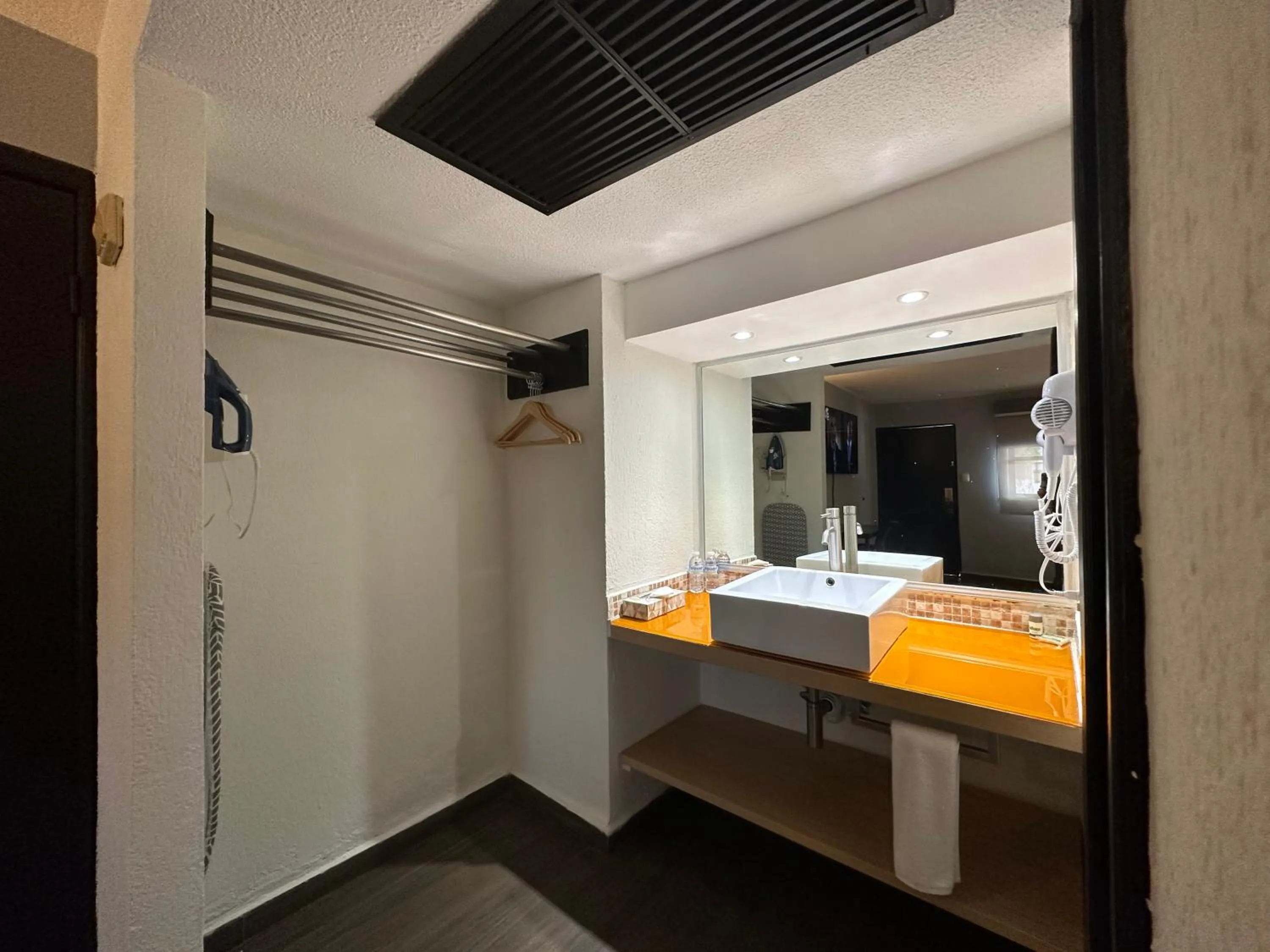 Bathroom in InHouse Hotel Obregón