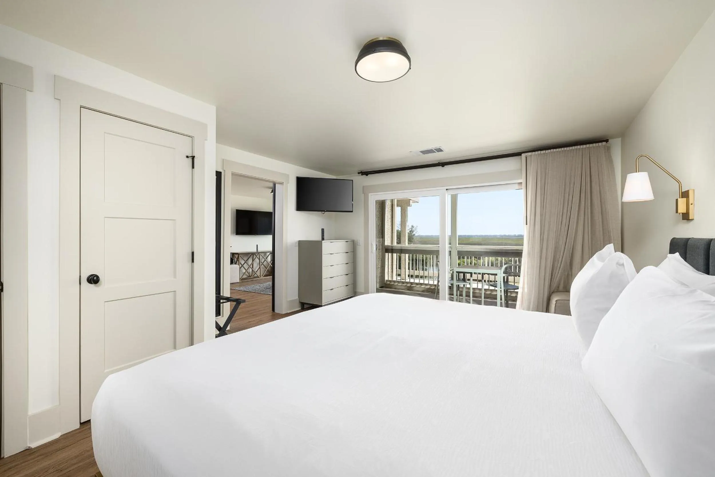 Bedroom, Bed in Sea Palms Resort