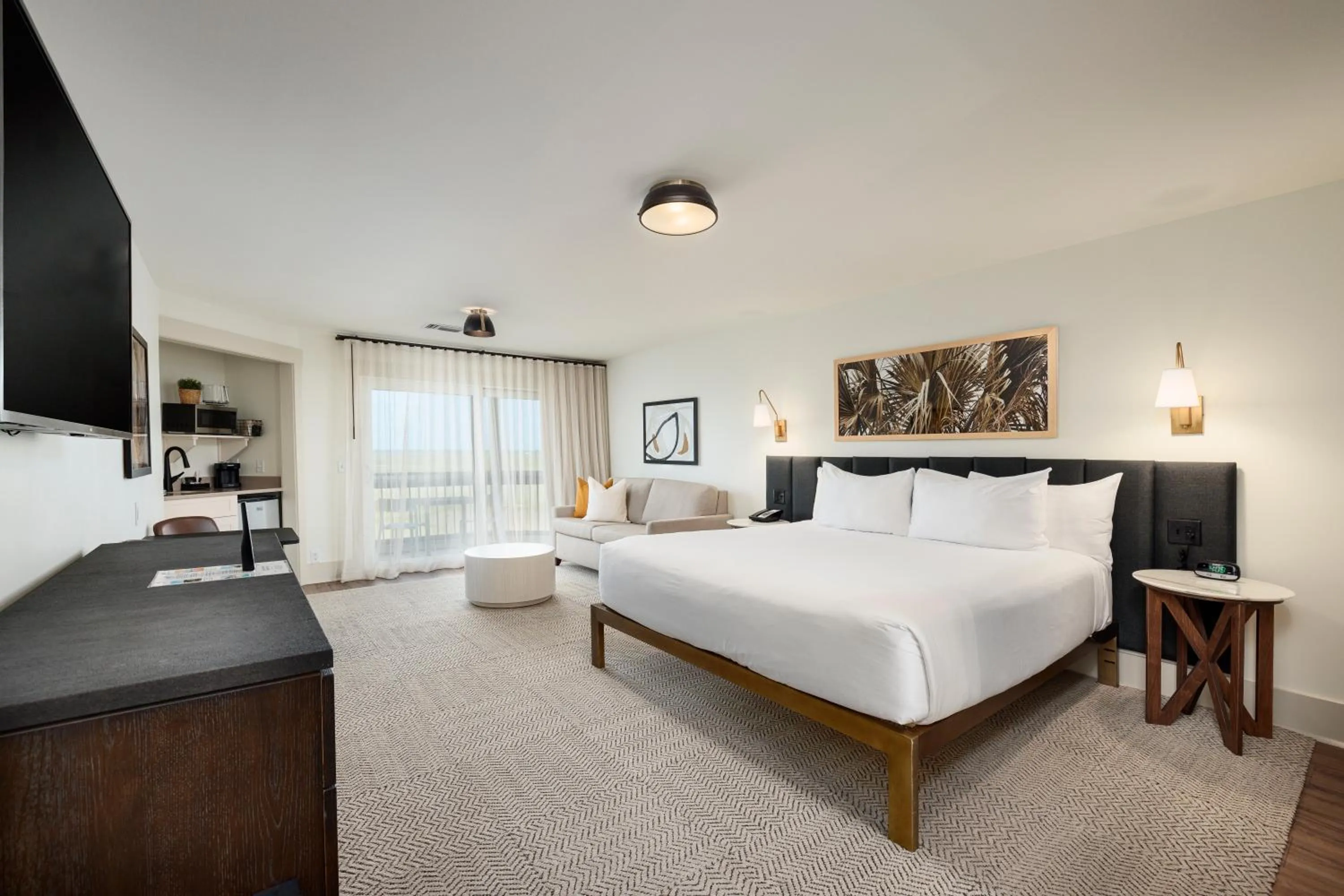 Bedroom, Bed in Sea Palms Resort